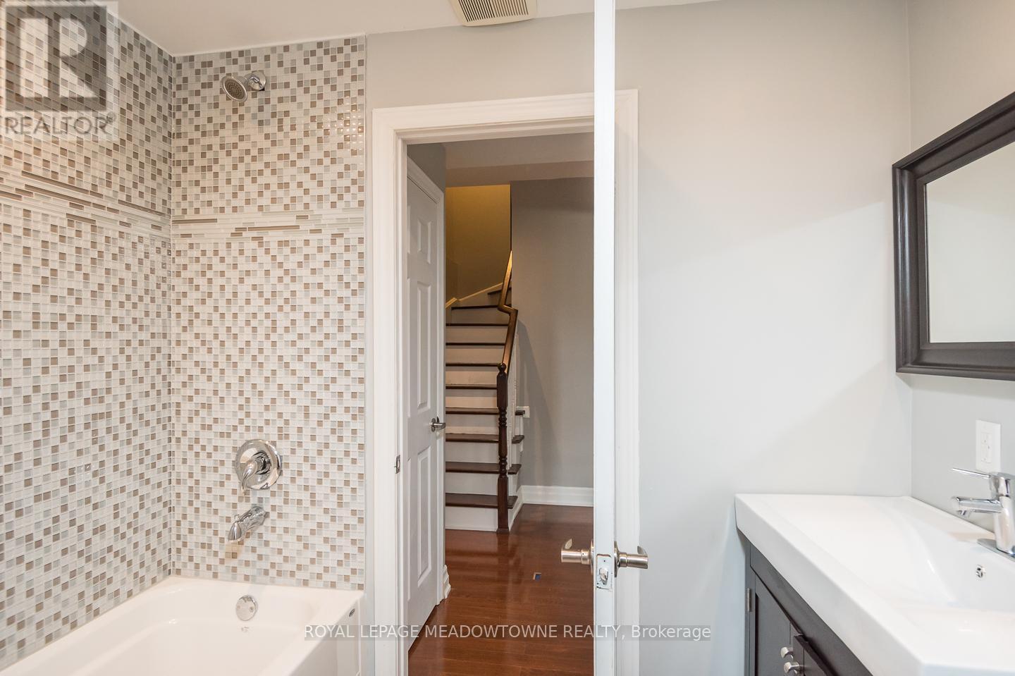 












3486 EGLINTON AVENUE W

,
Mississauga,




Ontario
L5M7P4

