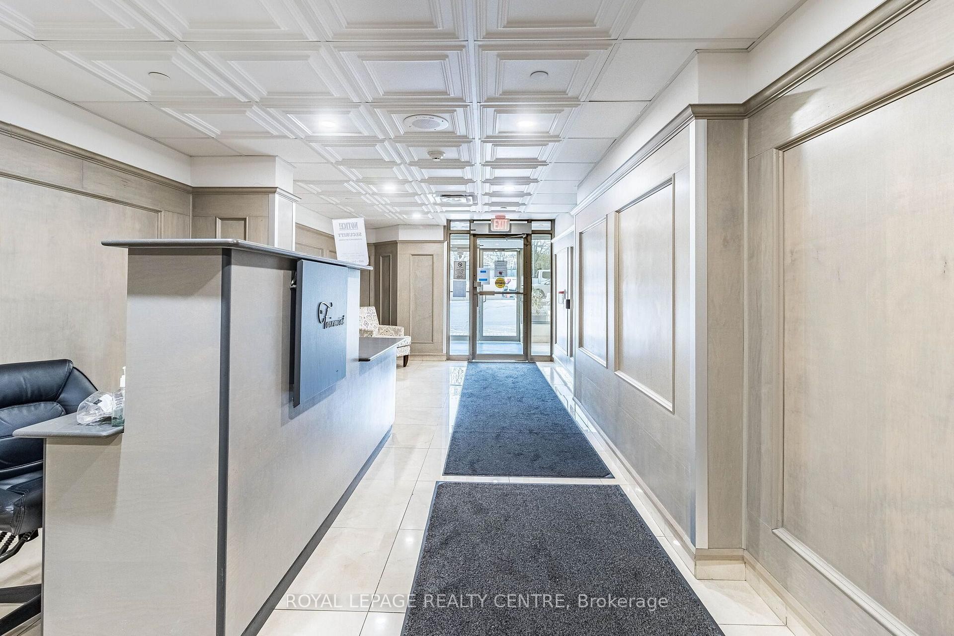 









25


Fairview

Road West, 807,
Mississauga,




ON
L5B 3Y8

