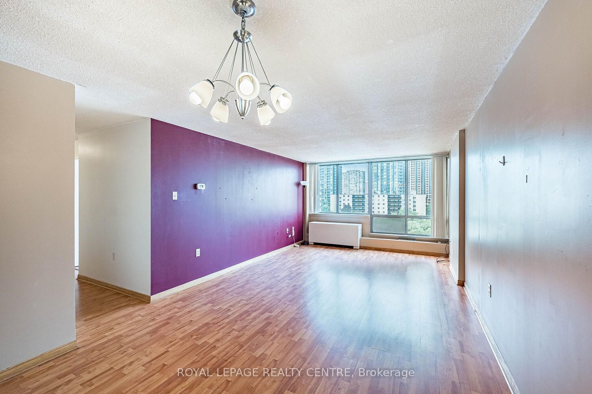 









25


Fairview

Road West, 807,
Mississauga,




ON
L5B 3Y8

