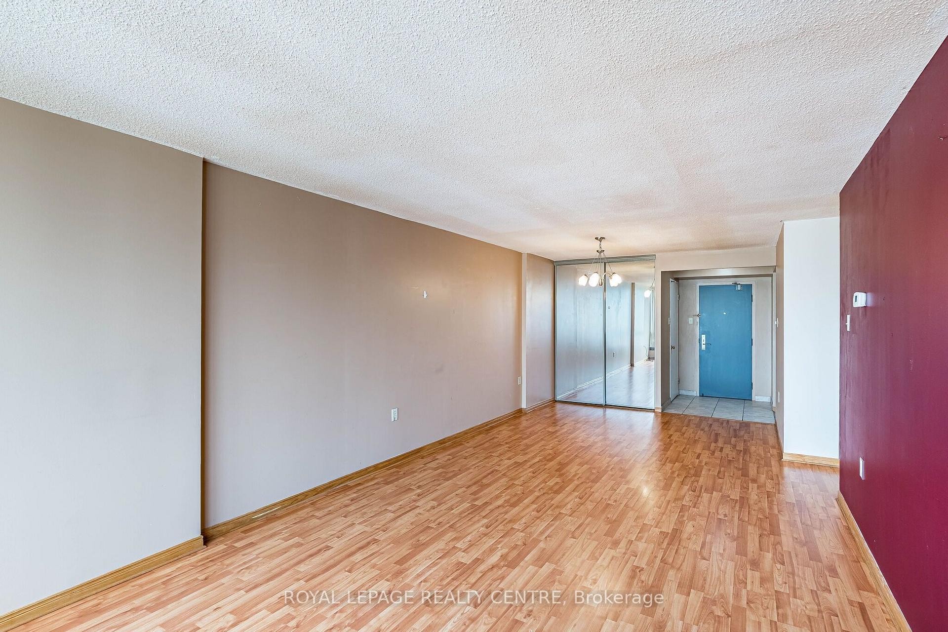 









25


Fairview

Road West, 807,
Mississauga,




ON
L5B 3Y8


