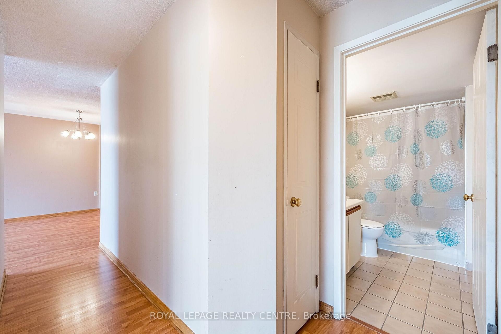 









25


Fairview

Road West, 807,
Mississauga,




ON
L5B 3Y8

