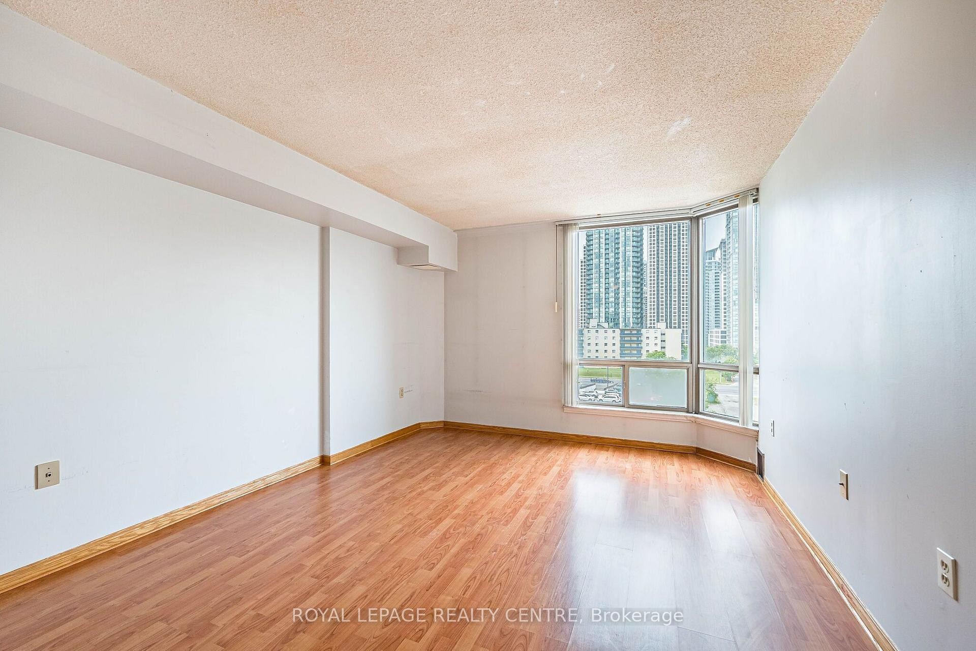 









25


Fairview

Road West, 807,
Mississauga,




ON
L5B 3Y8

