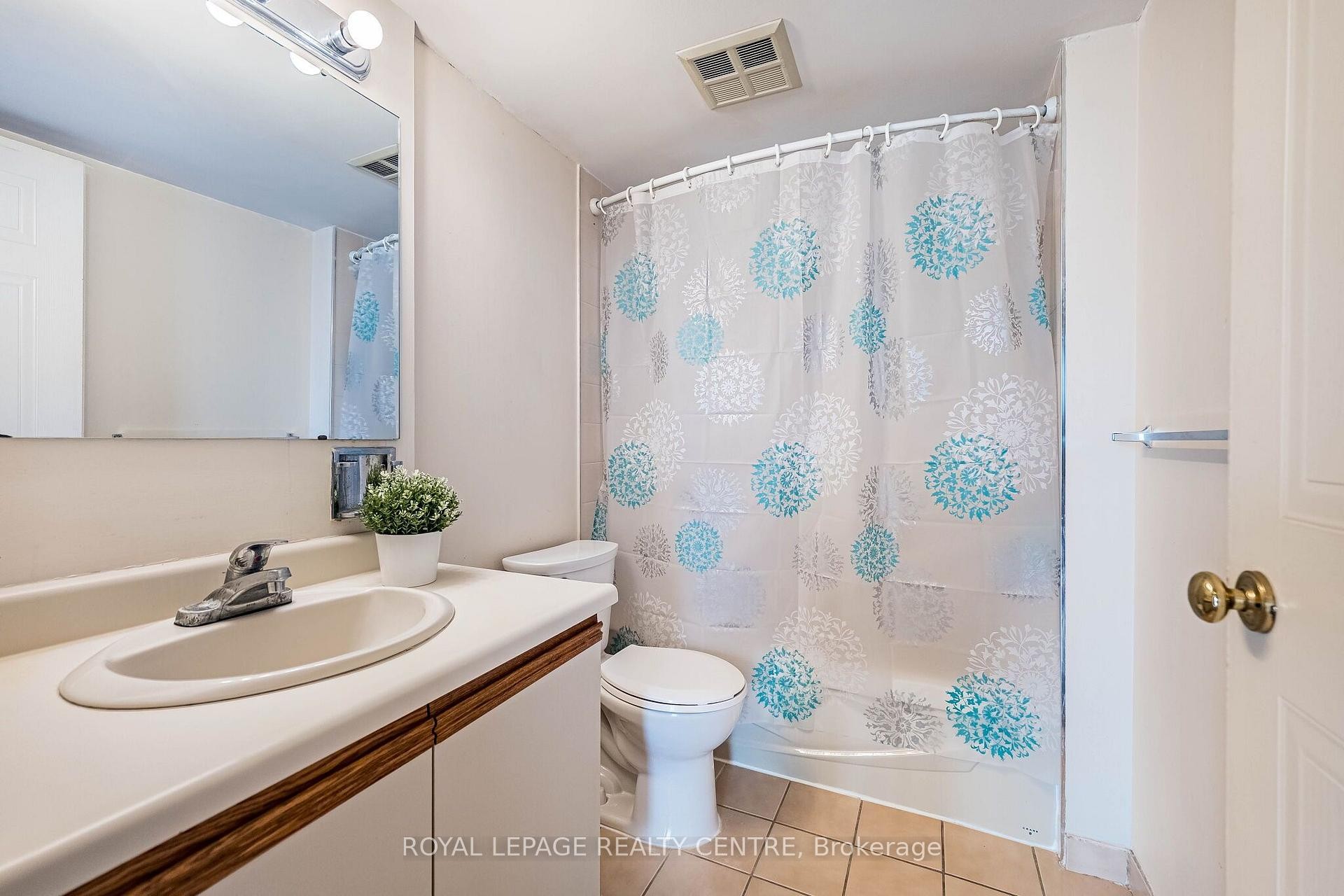 









25


Fairview

Road West, 807,
Mississauga,




ON
L5B 3Y8

