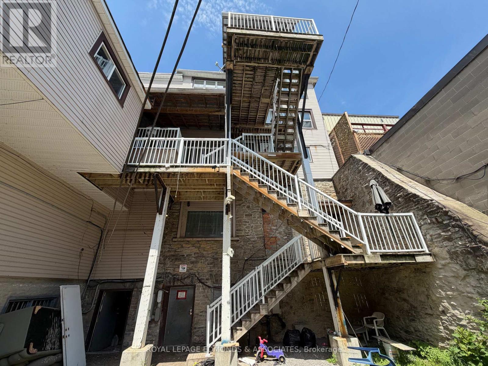 












87-93 KING STREET W

,
Brockville,




Ontario
K6V3R1

