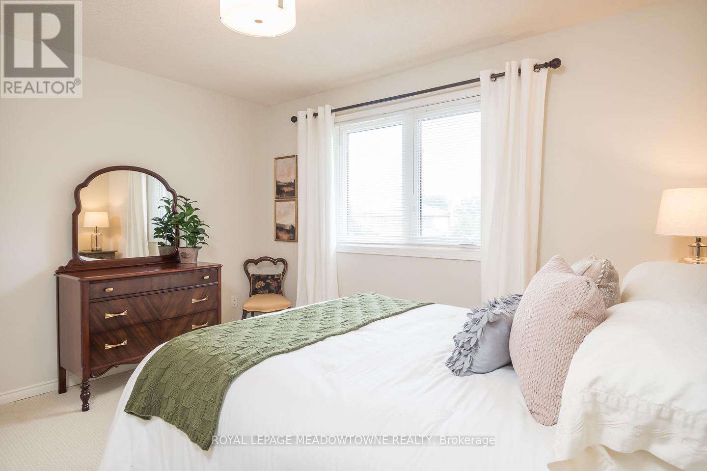 












265 RANDALL CRESCENT

,
Milton,




Ontario
L9T4X6

