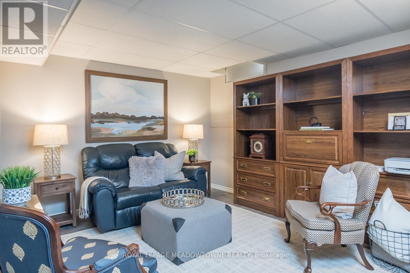 












265 RANDALL CRESCENT

,
Milton,




Ontario
L9T4X6

