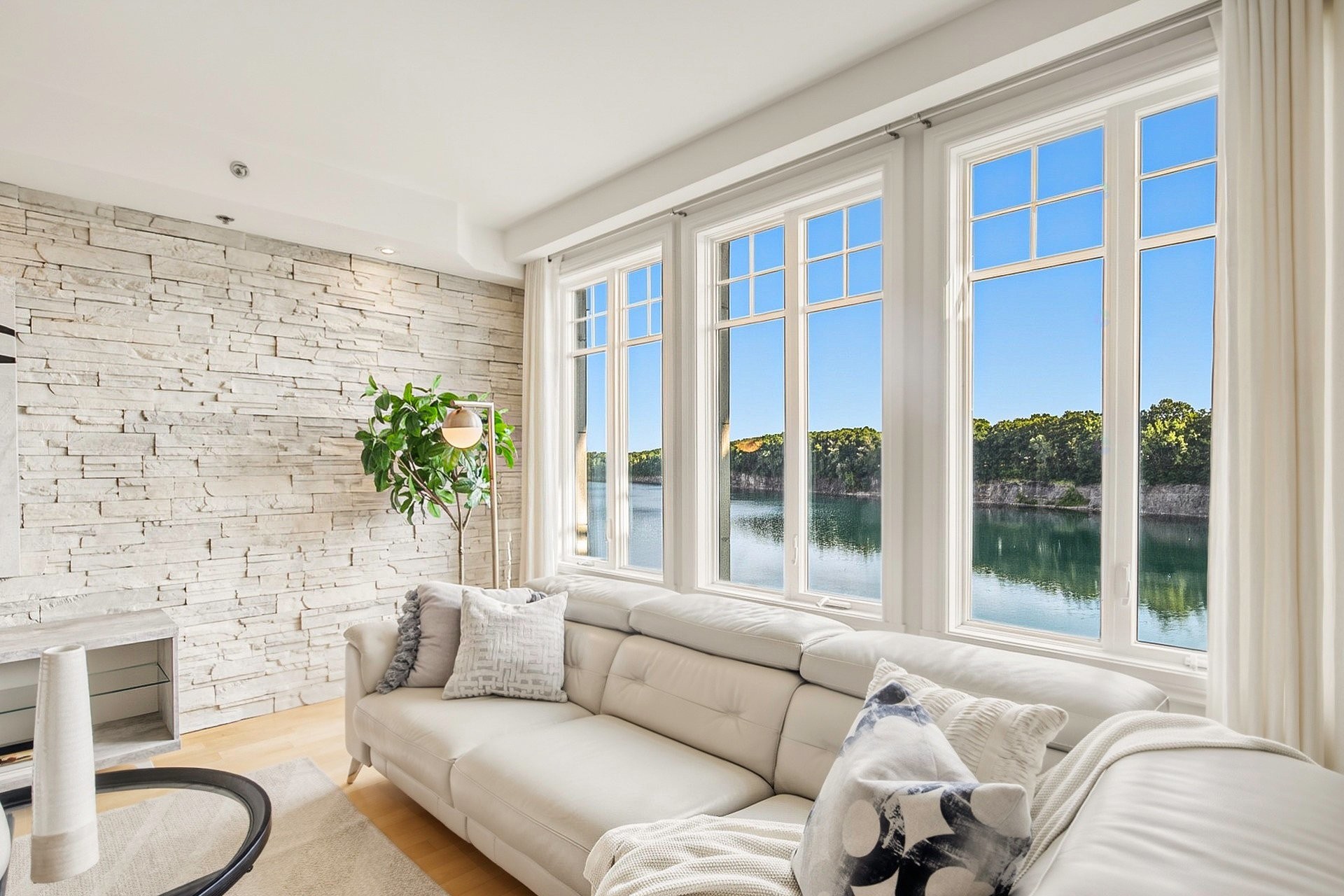 









303


Boul. Clairevue E.

, 2105,
Saint-Bruno-de-Montarville,




QC
J3V0B2

