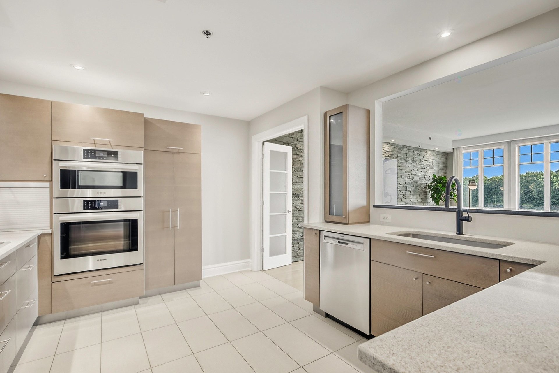 









303


Boul. Clairevue E.

, 2105,
Saint-Bruno-de-Montarville,




QC
J3V0B2

