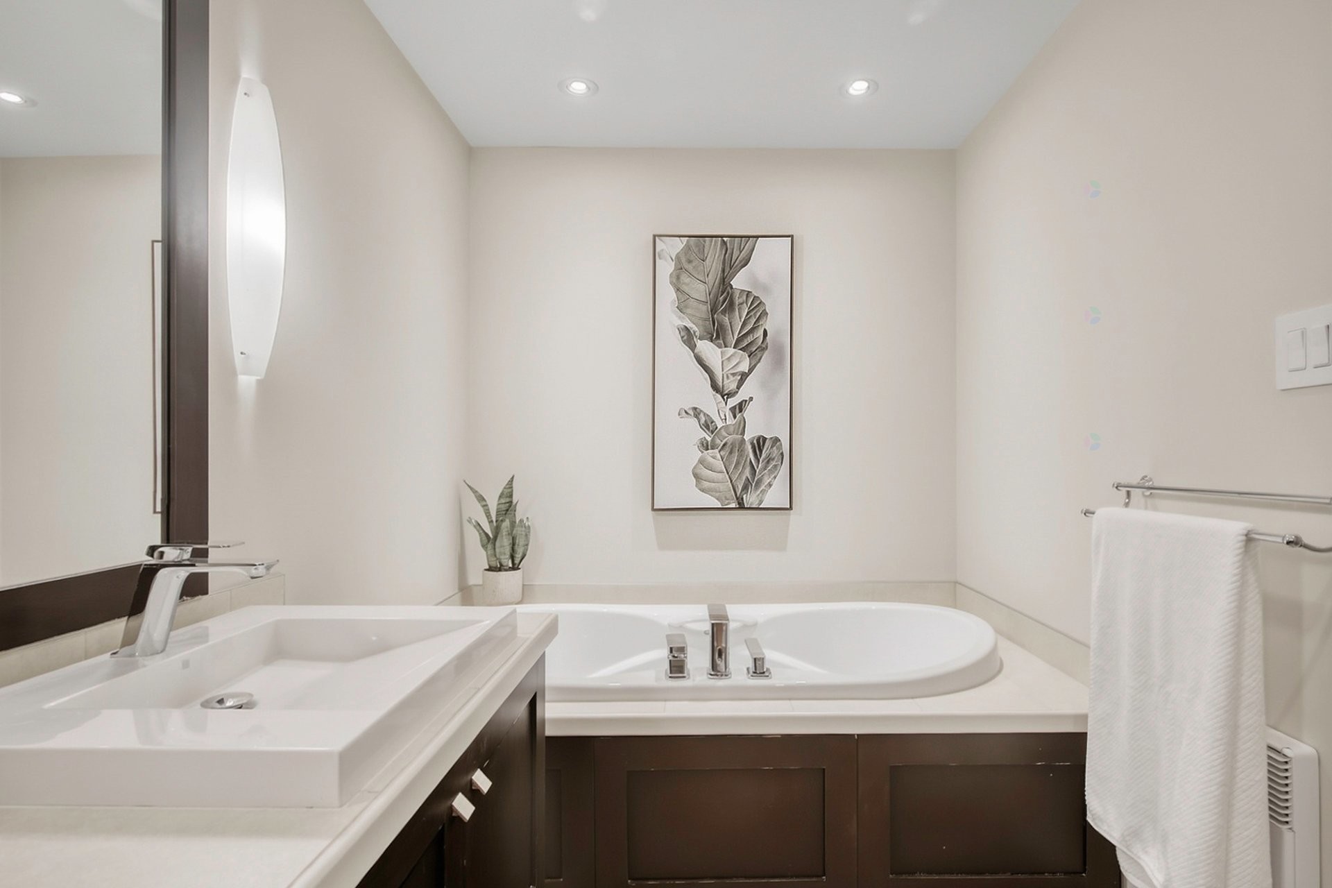 









303


Boul. Clairevue E.

, 2105,
Saint-Bruno-de-Montarville,




QC
J3V0B2

