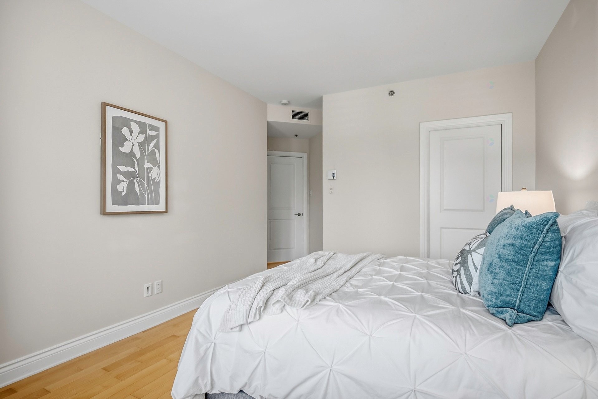 









303


Boul. Clairevue E.

, 2105,
Saint-Bruno-de-Montarville,




QC
J3V0B2

