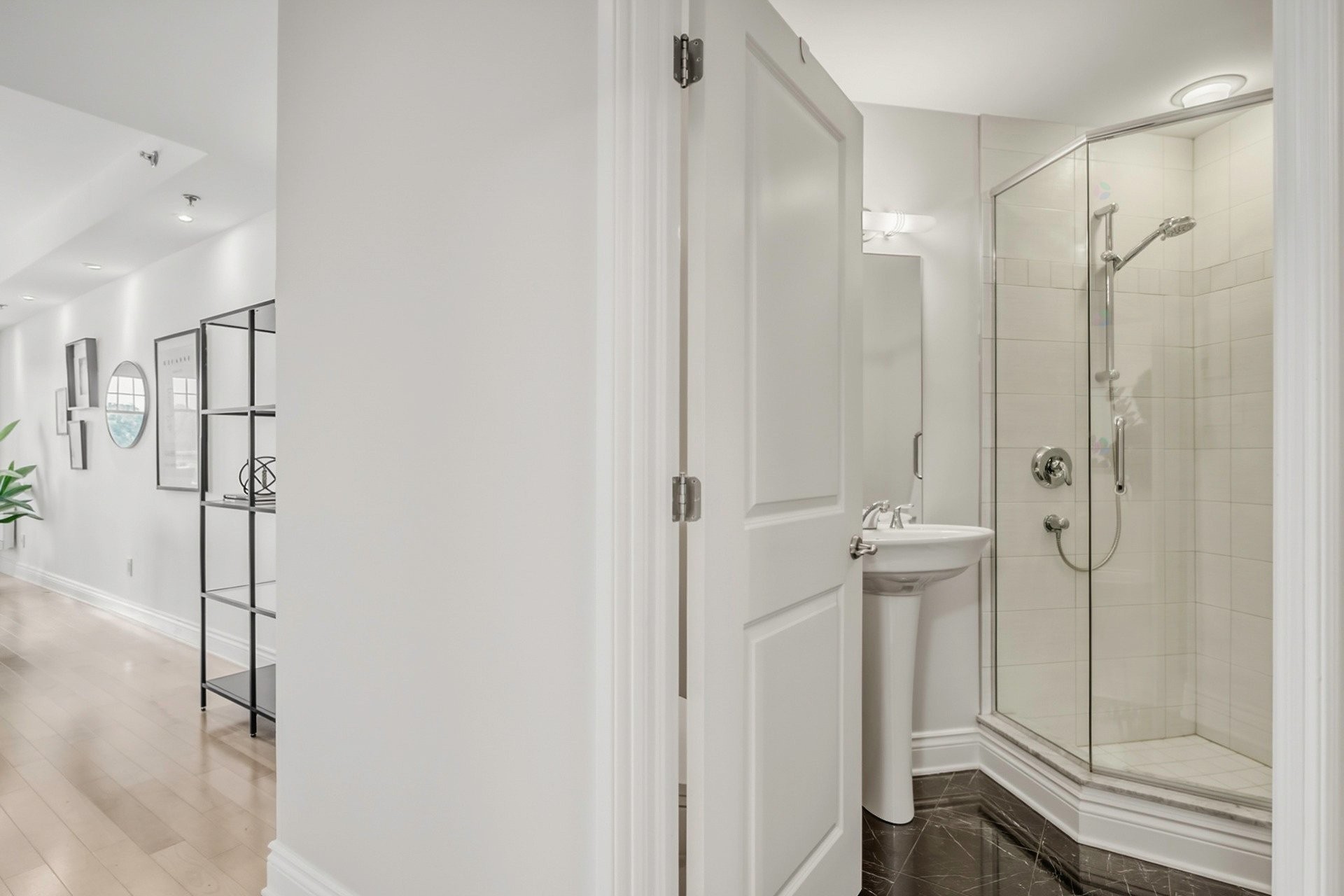 









303


Boul. Clairevue E.

, 2105,
Saint-Bruno-de-Montarville,




QC
J3V0B2

