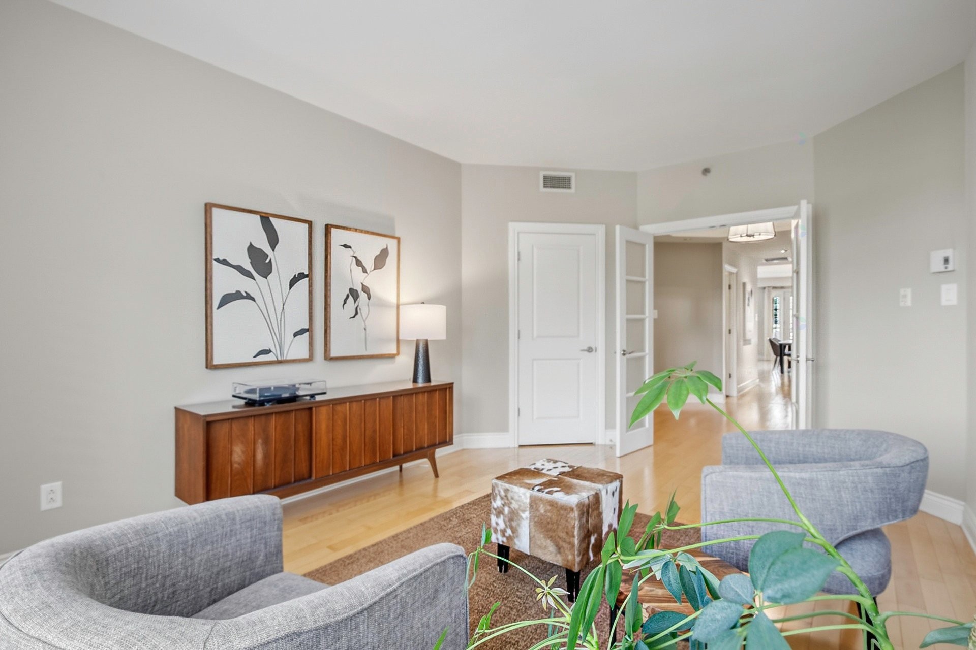 









303


Boul. Clairevue E.

, 2105,
Saint-Bruno-de-Montarville,




QC
J3V0B2

