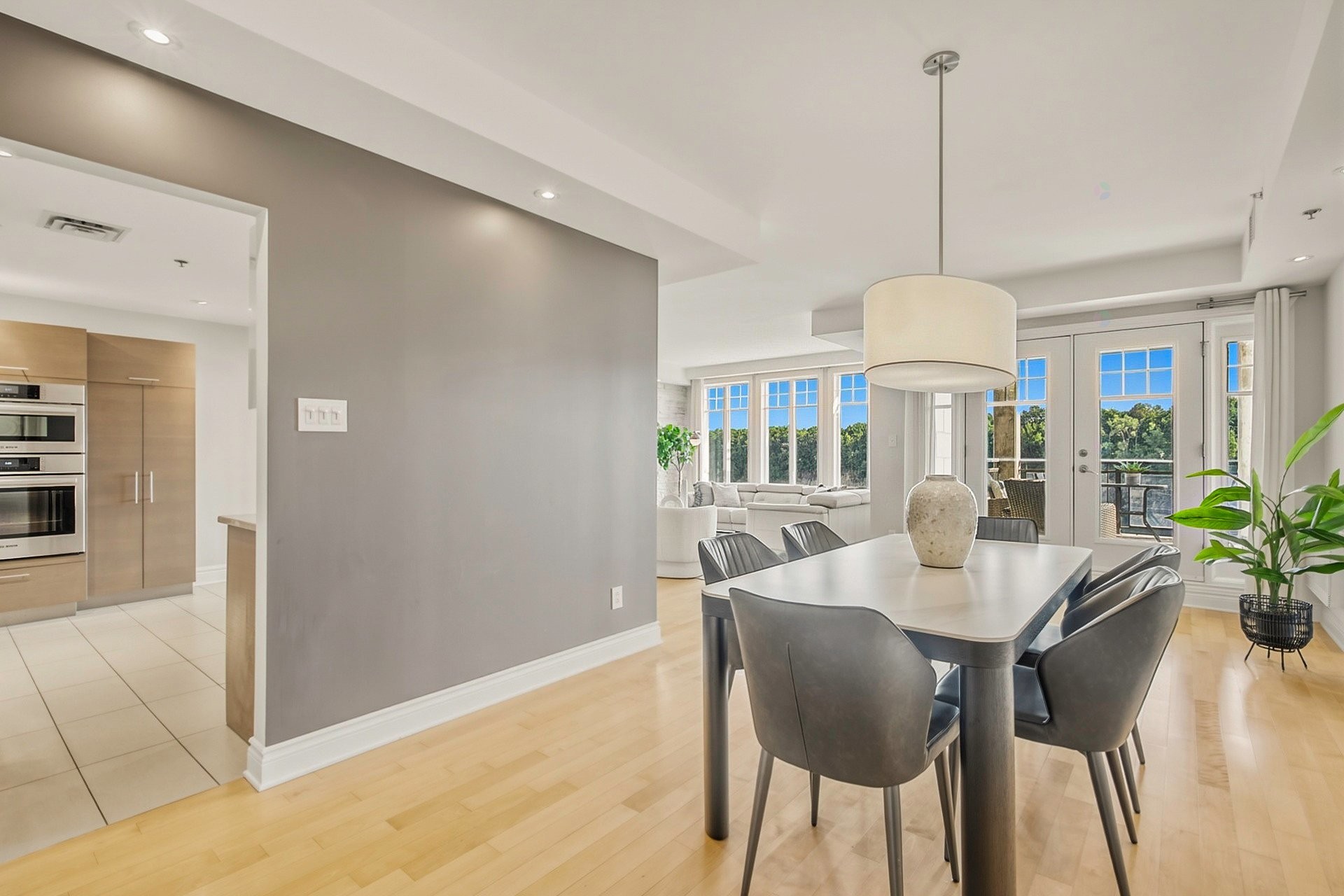 









303


Boul. Clairevue E.

, 2105,
Saint-Bruno-de-Montarville,




QC
J3V0B2

