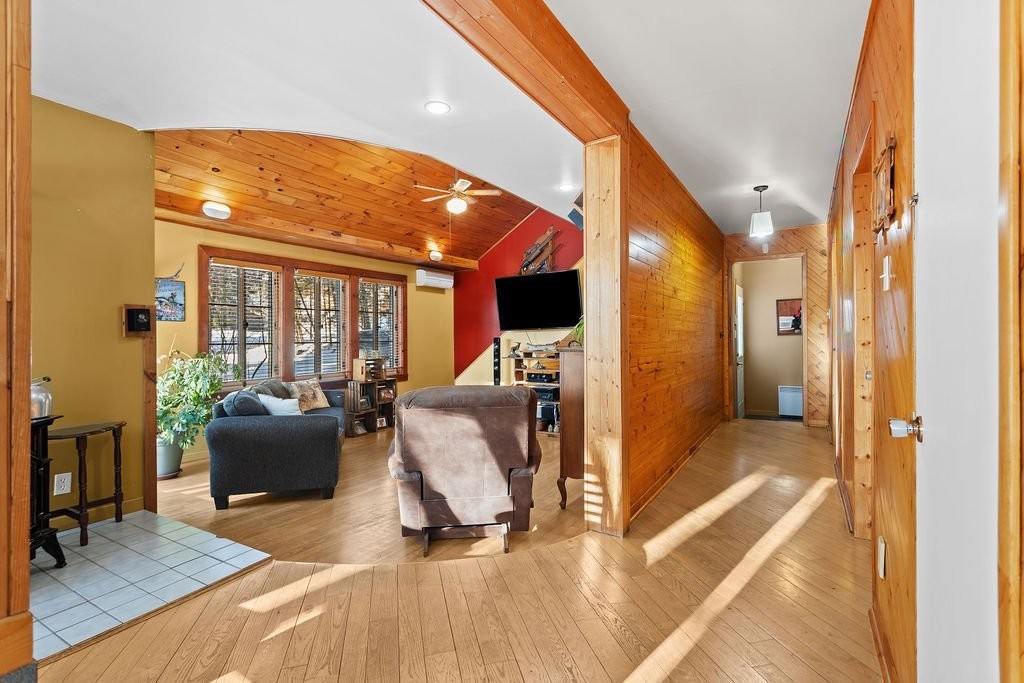 









1480


Rue Vigneault

,
Prévost,




QC
J0R1B0

