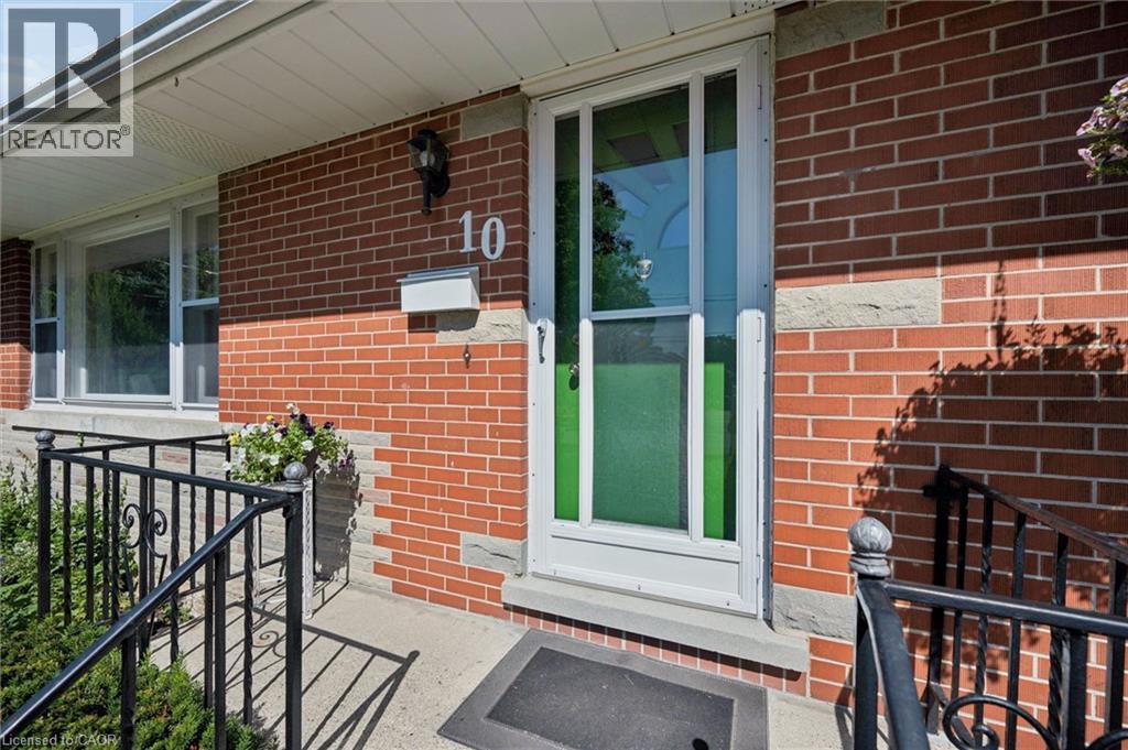 












10 PAUL Avenue

,
Guelph,




Ontario
N1E1S2

