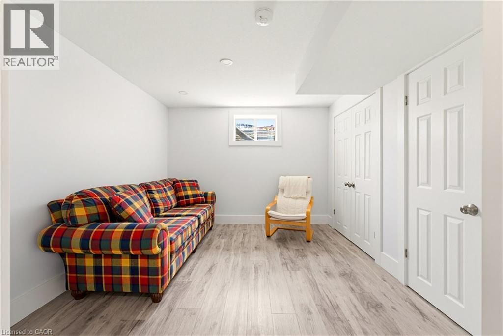 












31 WETLAND Way

,
Kitchener,




Ontario
N2P0C2

