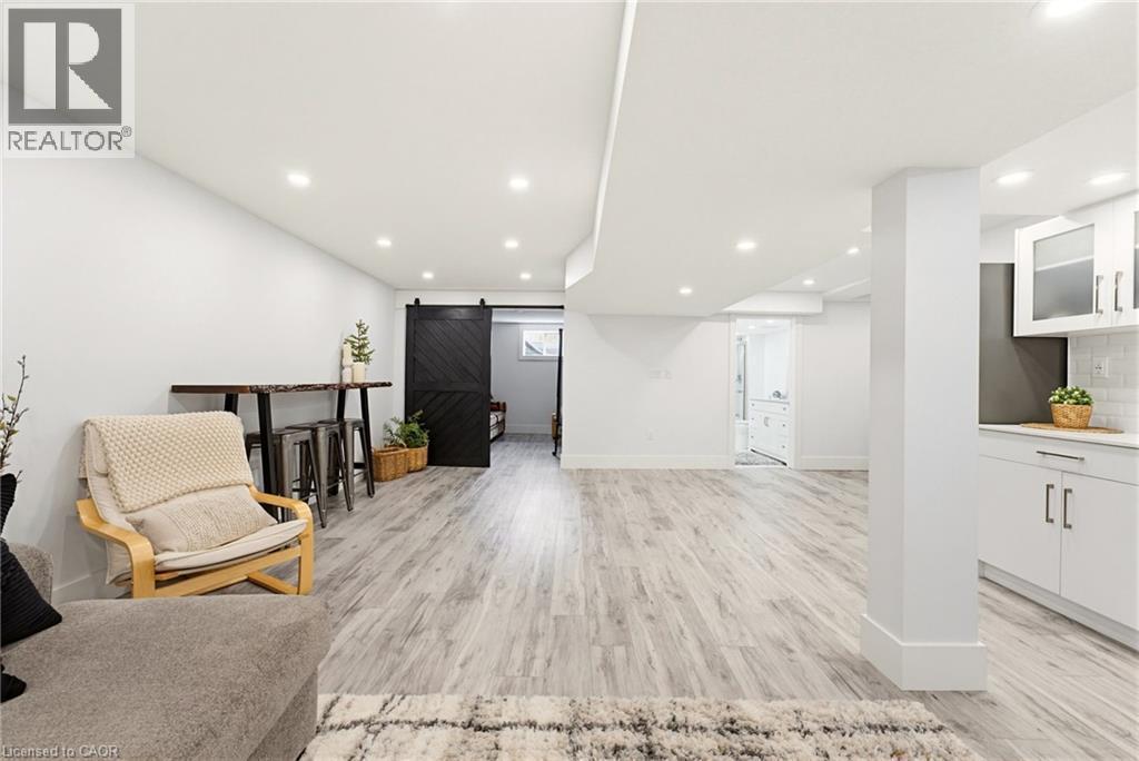 












31 WETLAND Way

,
Kitchener,




Ontario
N2P0C2

