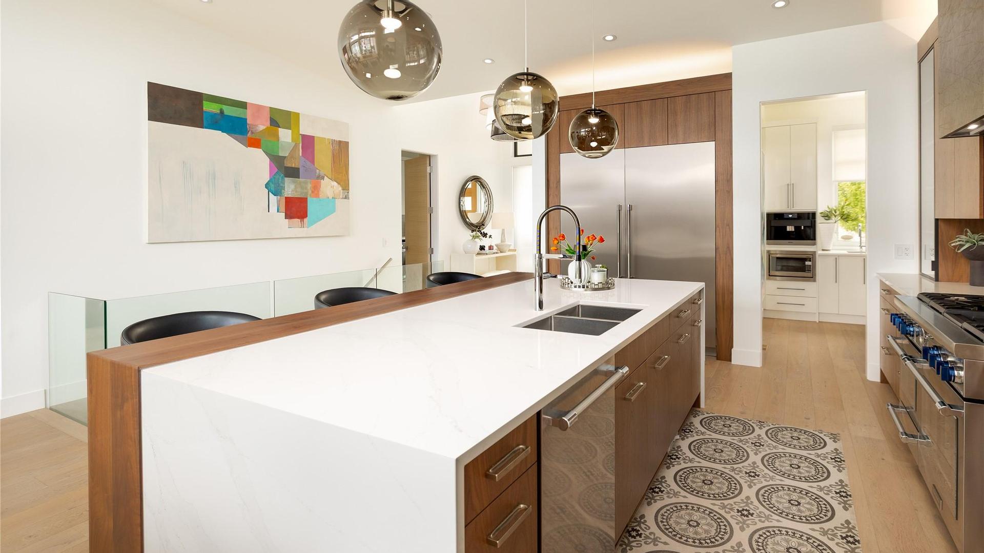 









602


Clifton

Court,
Kelowna,




BC
V1V 0B7

