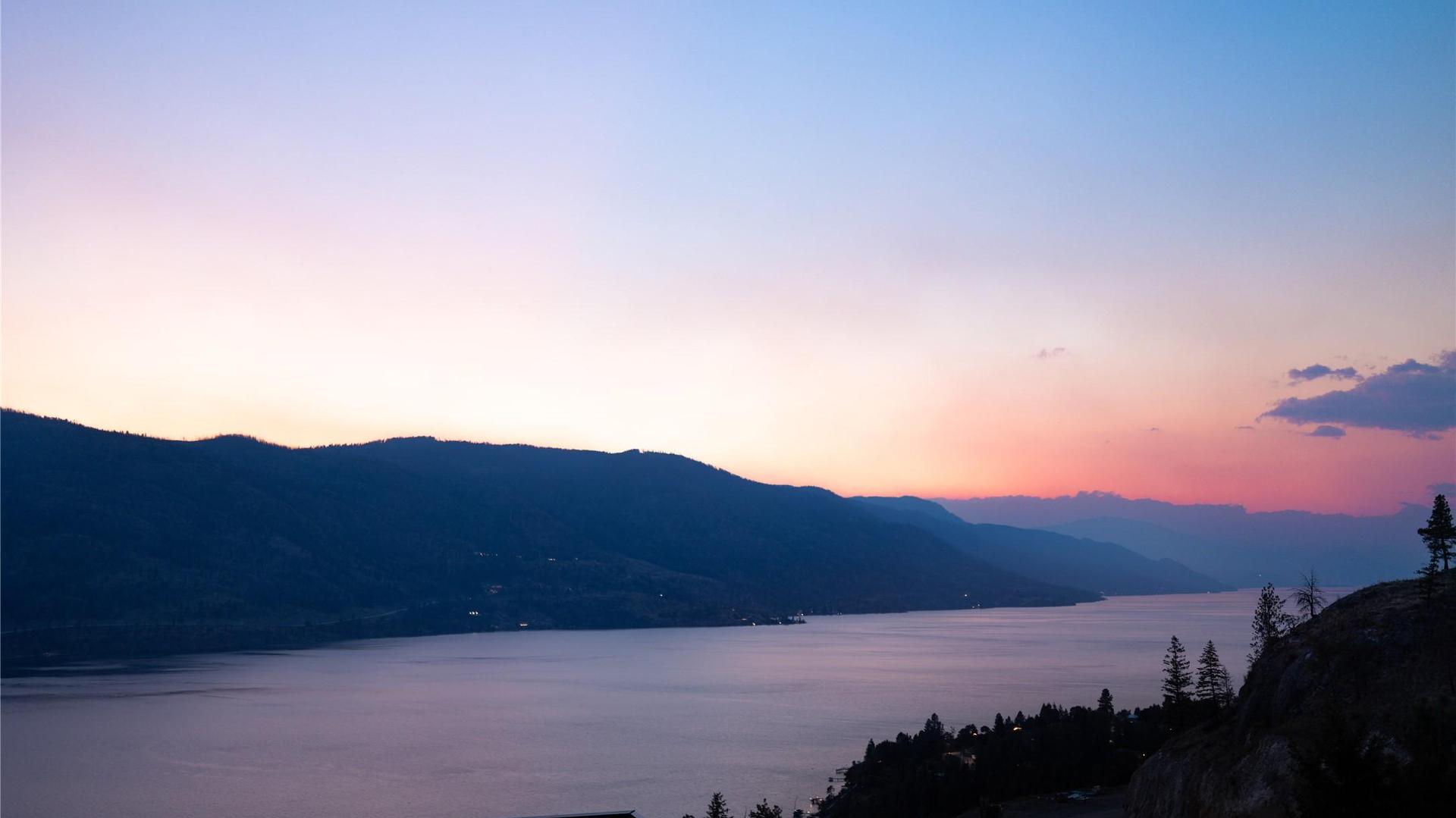 









602


Clifton

Court,
Kelowna,




BC
V1V 0B7

