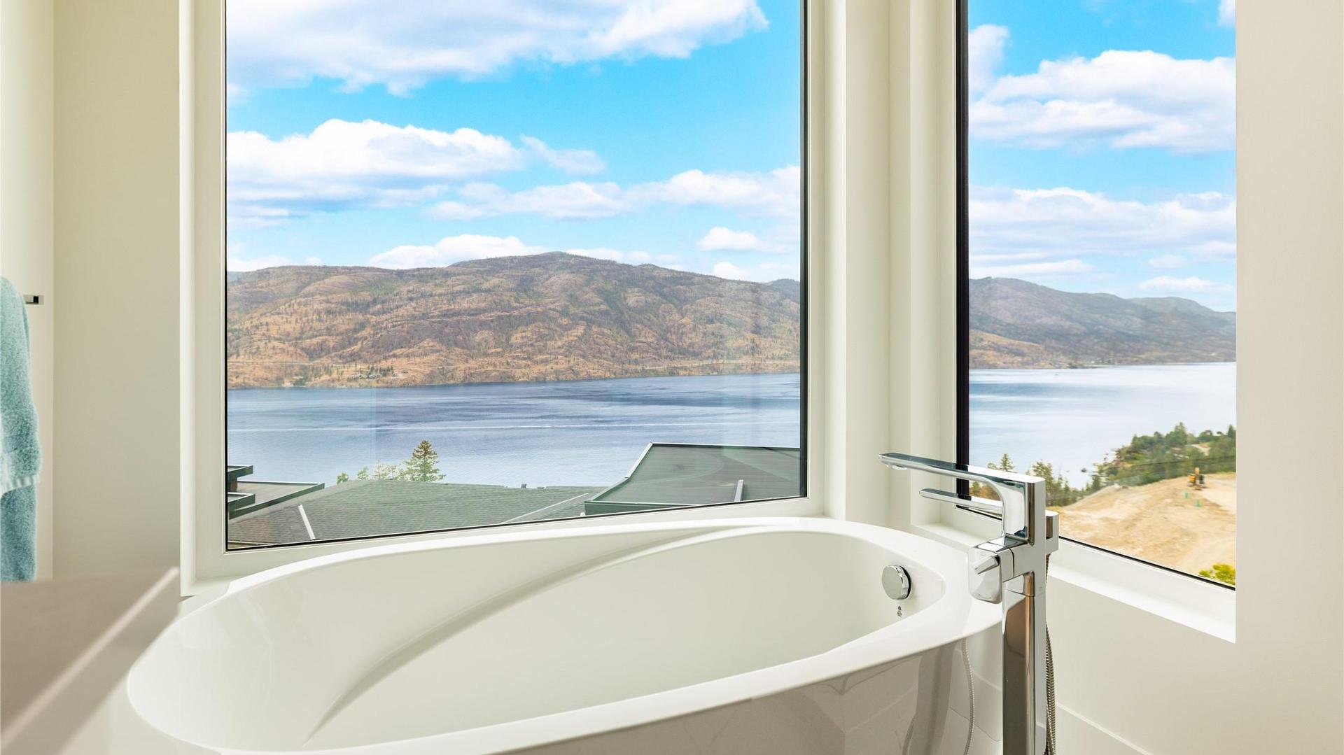 









602


Clifton

Court,
Kelowna,




BC
V1V 0B7

