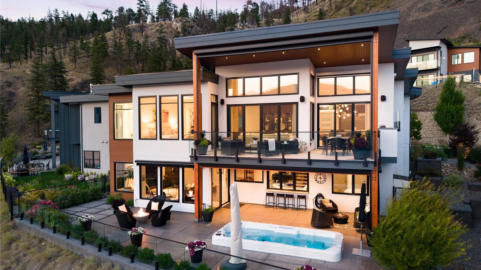 









602


Clifton

Court,
Kelowna,




BC
V1V 0B7

