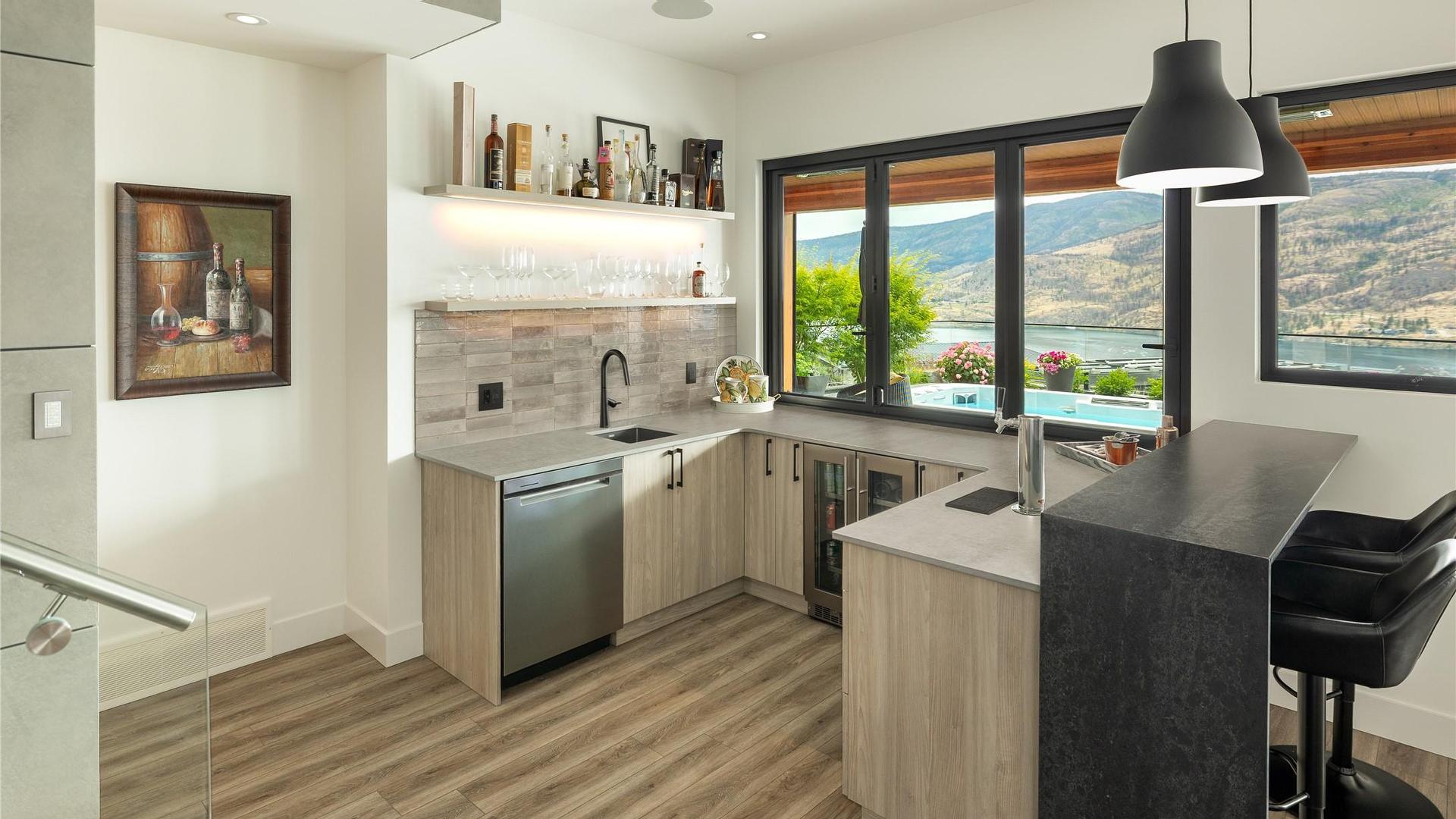 









602


Clifton

Court,
Kelowna,




BC
V1V 0B7

