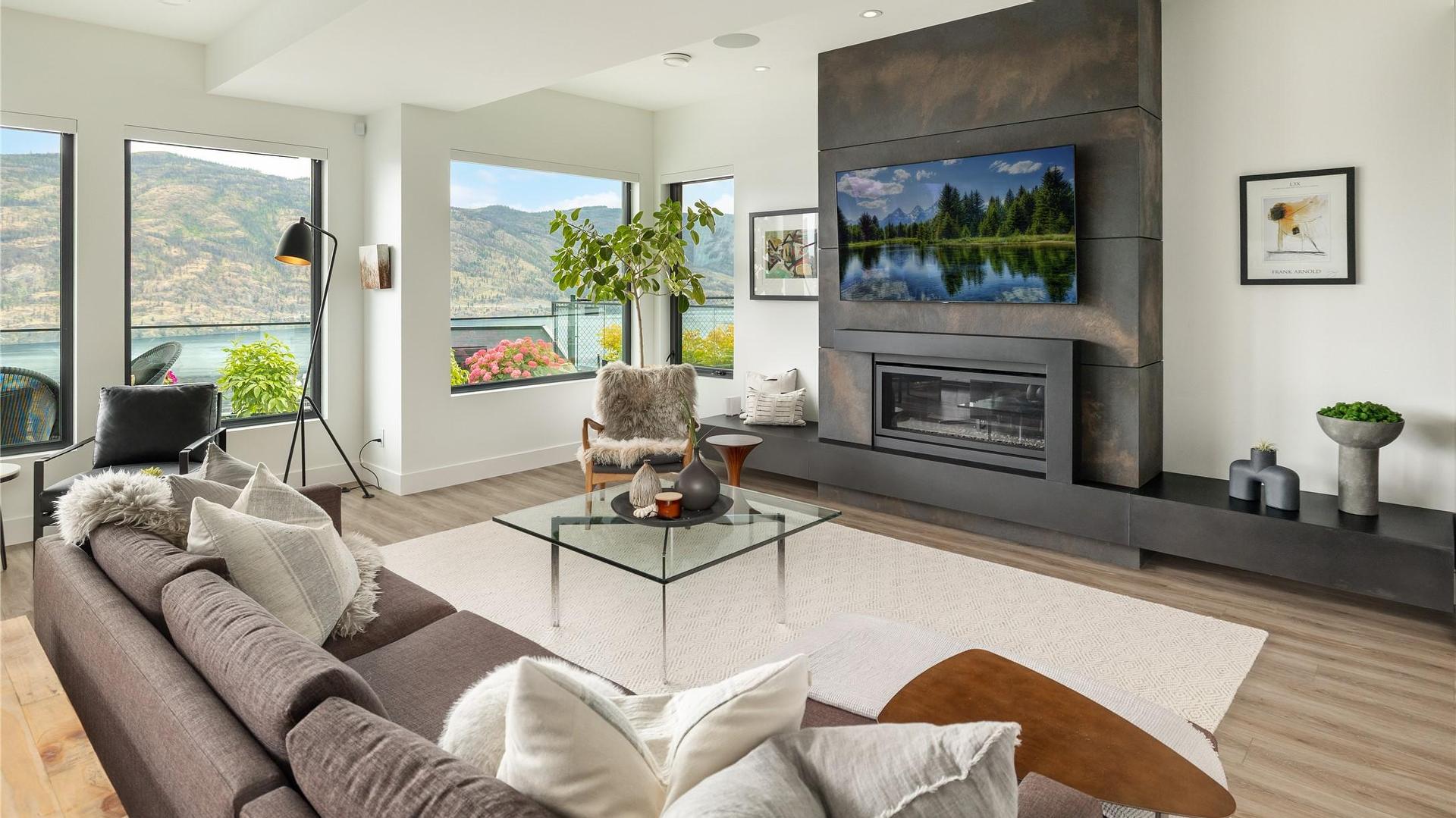 









602


Clifton

Court,
Kelowna,




BC
V1V 0B7

