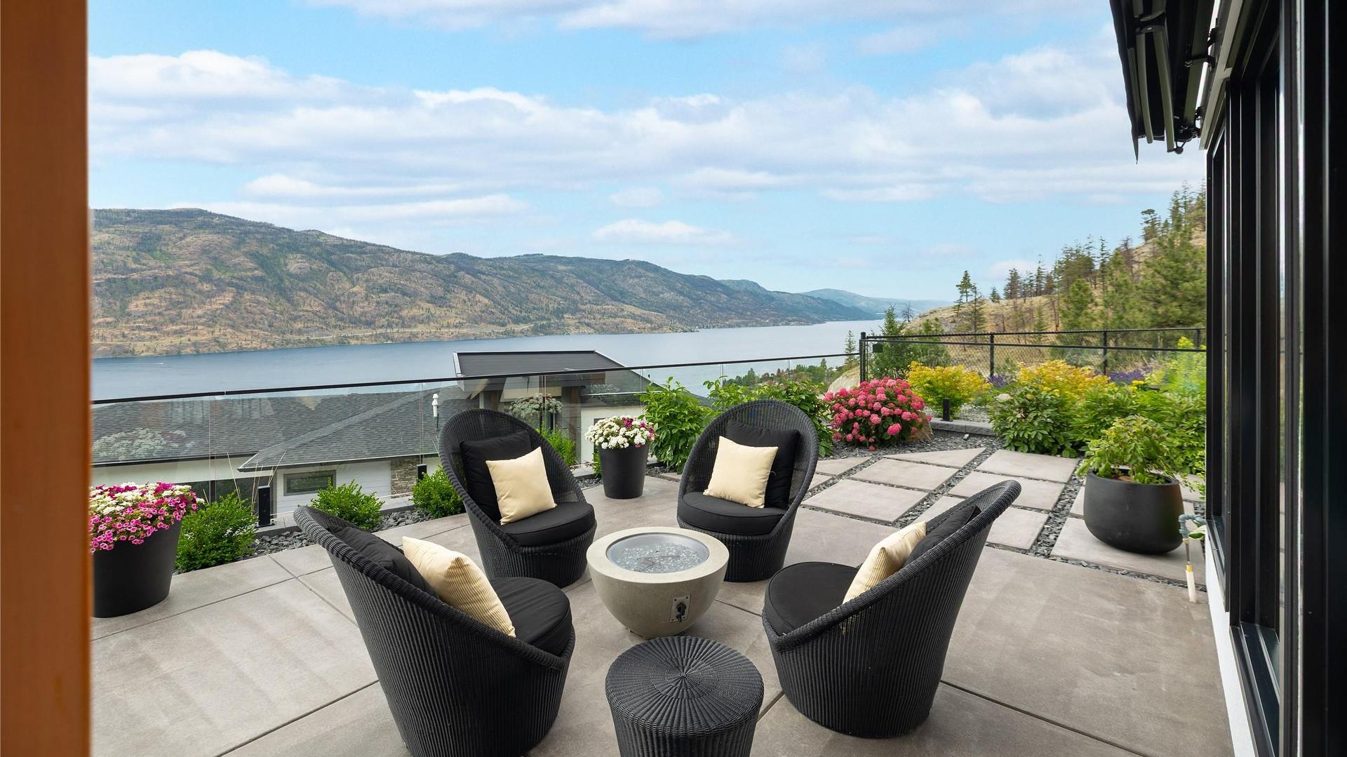 









602


Clifton

Court,
Kelowna,




BC
V1V 0B7

