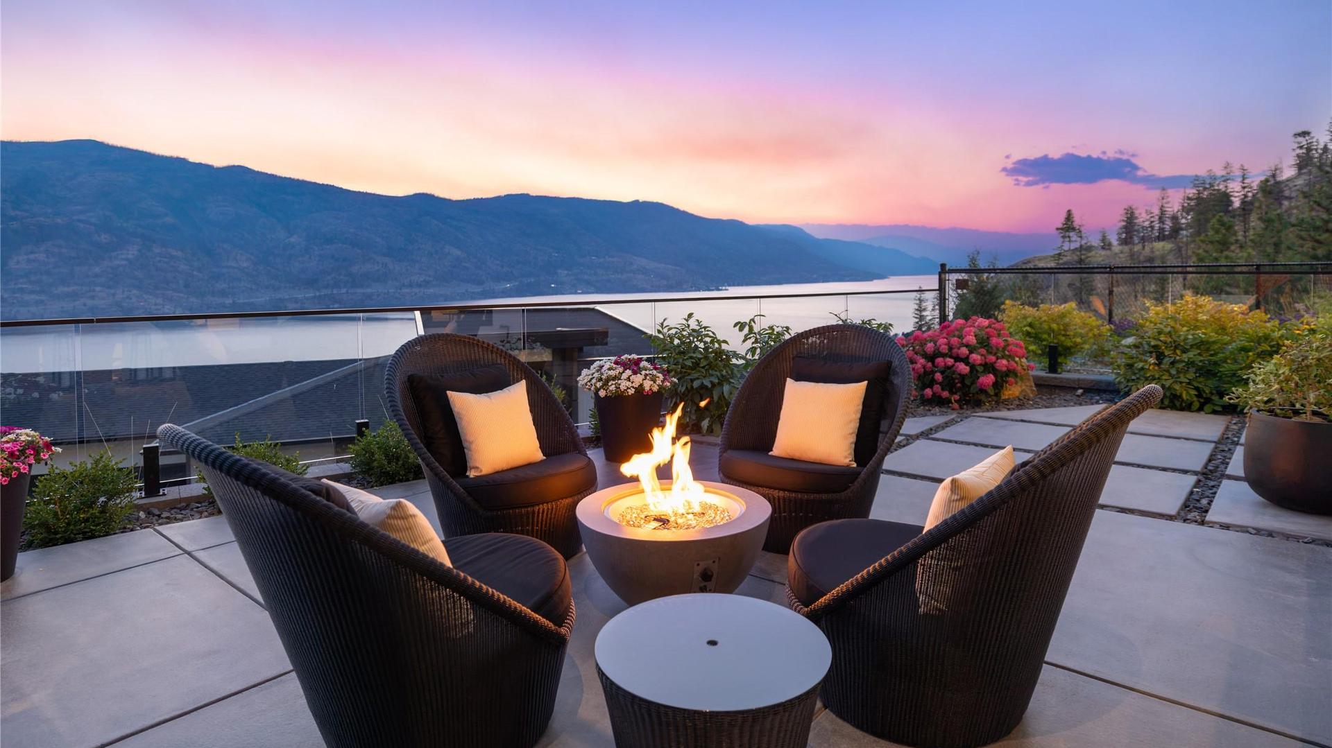 









602


Clifton

Court,
Kelowna,




BC
V1V 0B7

