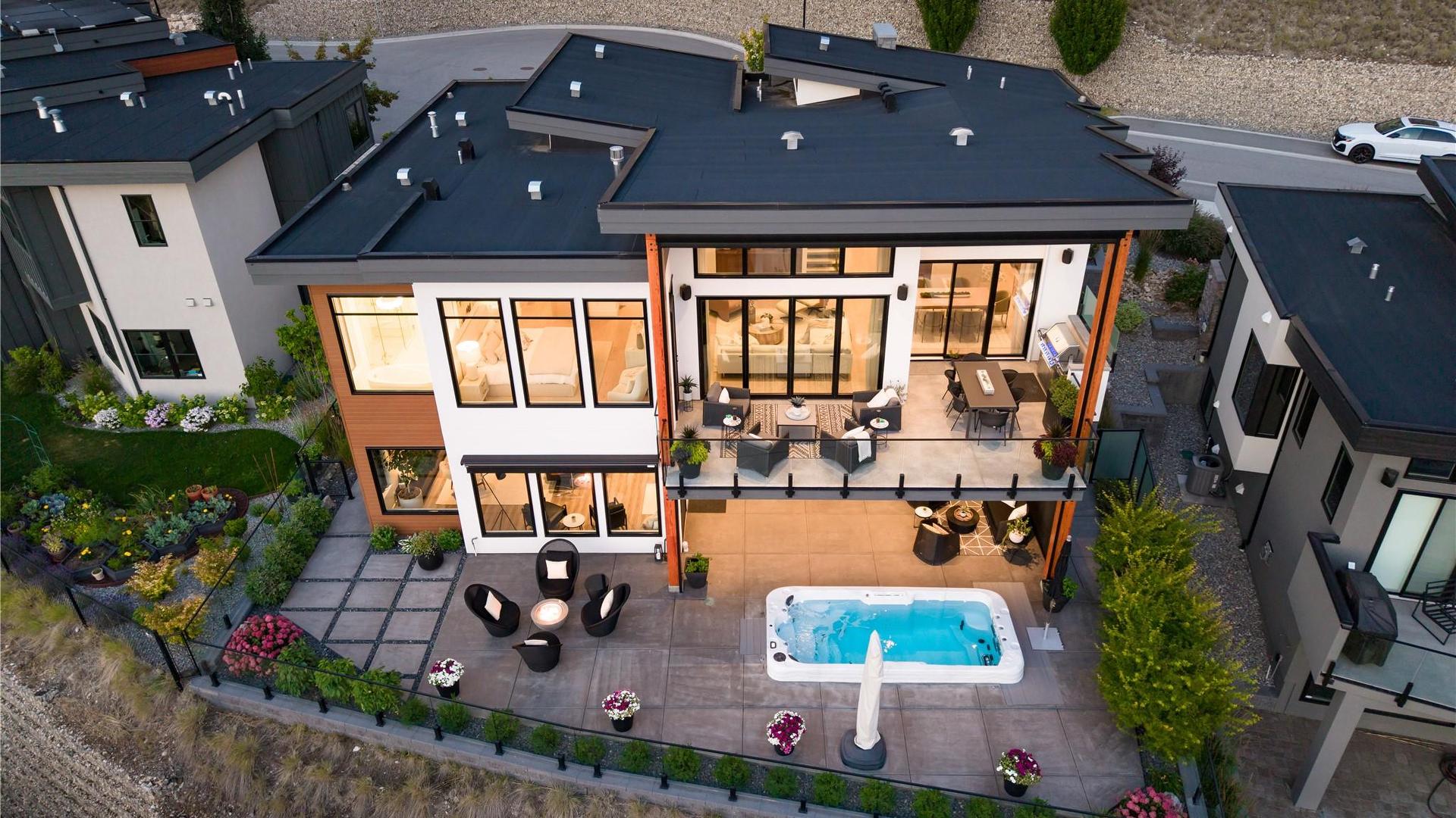 









602


Clifton

Court,
Kelowna,




BC
V1V 0B7

