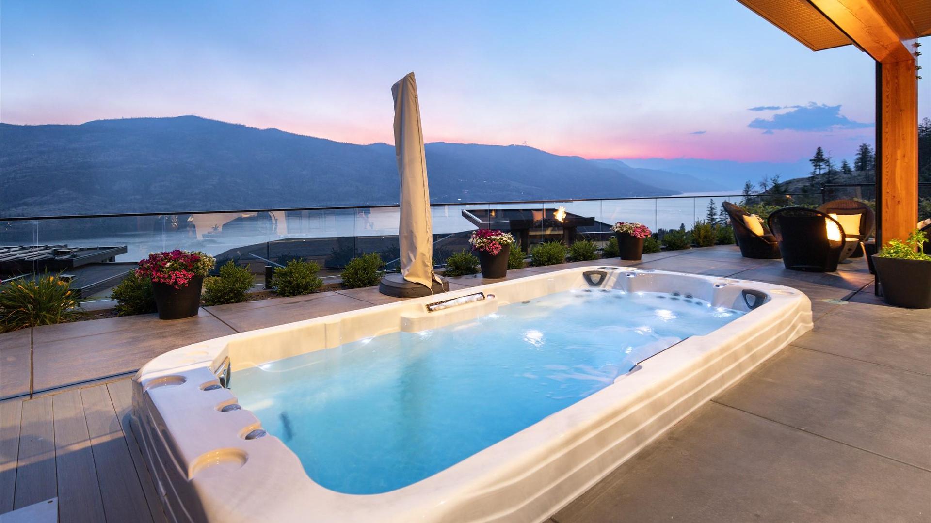 









602


Clifton

Court,
Kelowna,




BC
V1V 0B7

