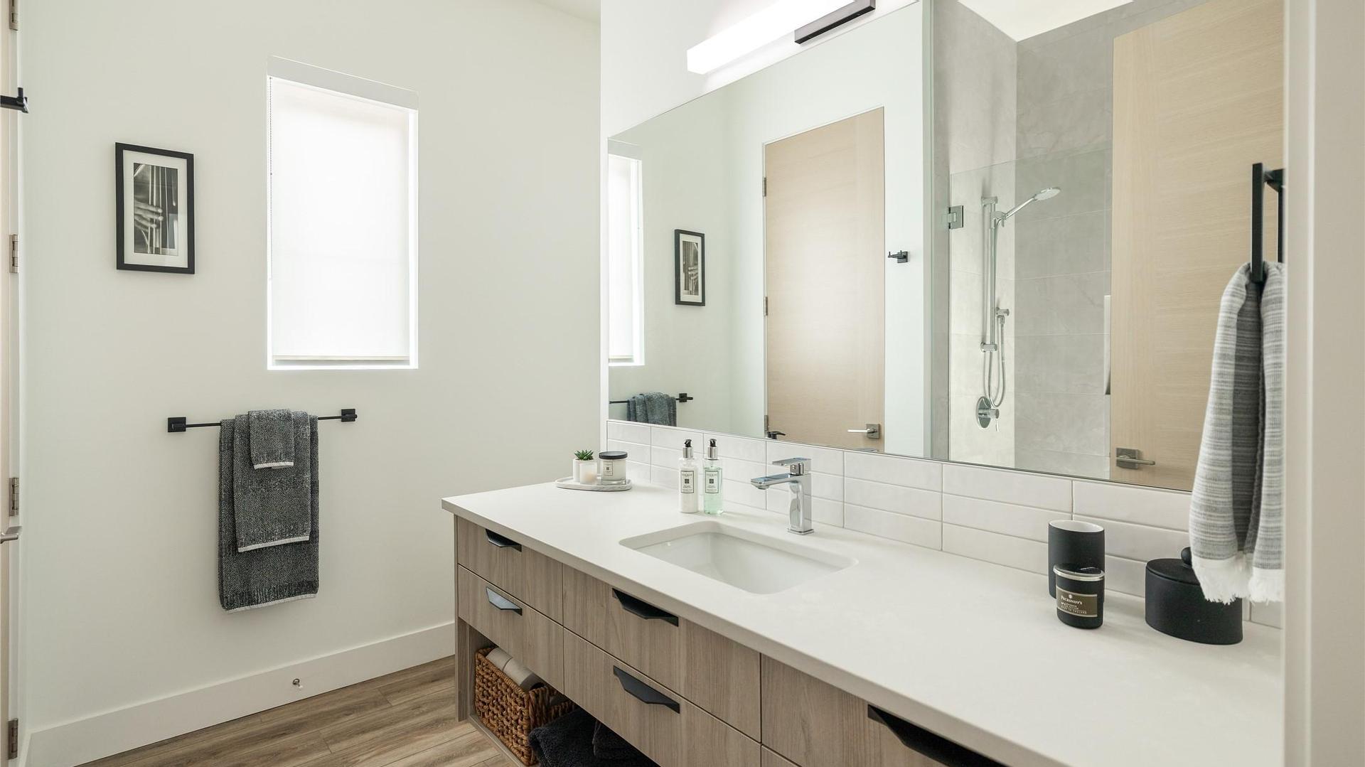 









602


Clifton

Court,
Kelowna,




BC
V1V 0B7

