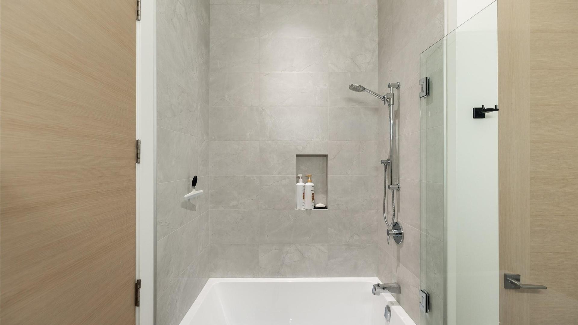 









602


Clifton

Court,
Kelowna,




BC
V1V 0B7

