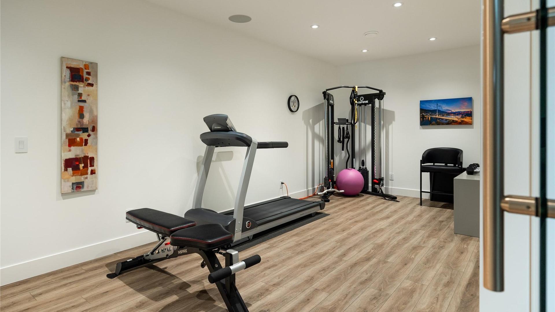 









602


Clifton

Court,
Kelowna,




BC
V1V 0B7


