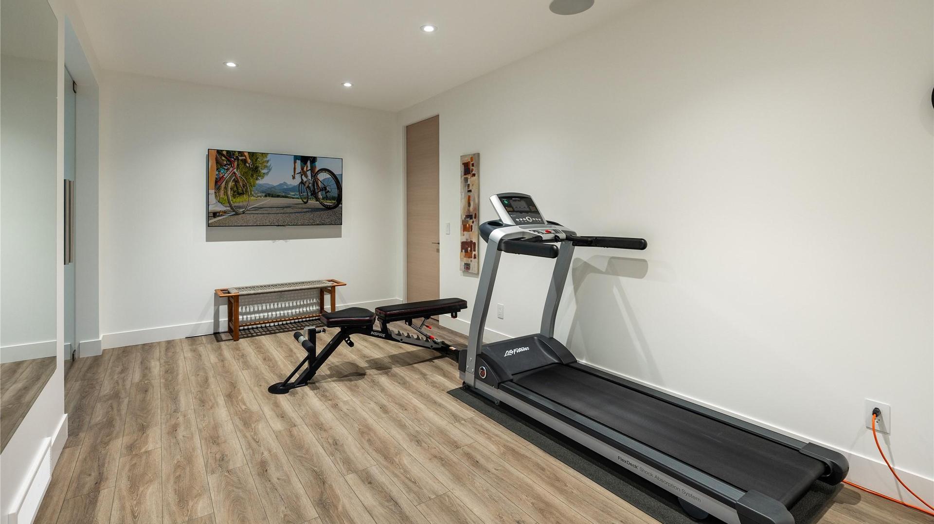 









602


Clifton

Court,
Kelowna,




BC
V1V 0B7

