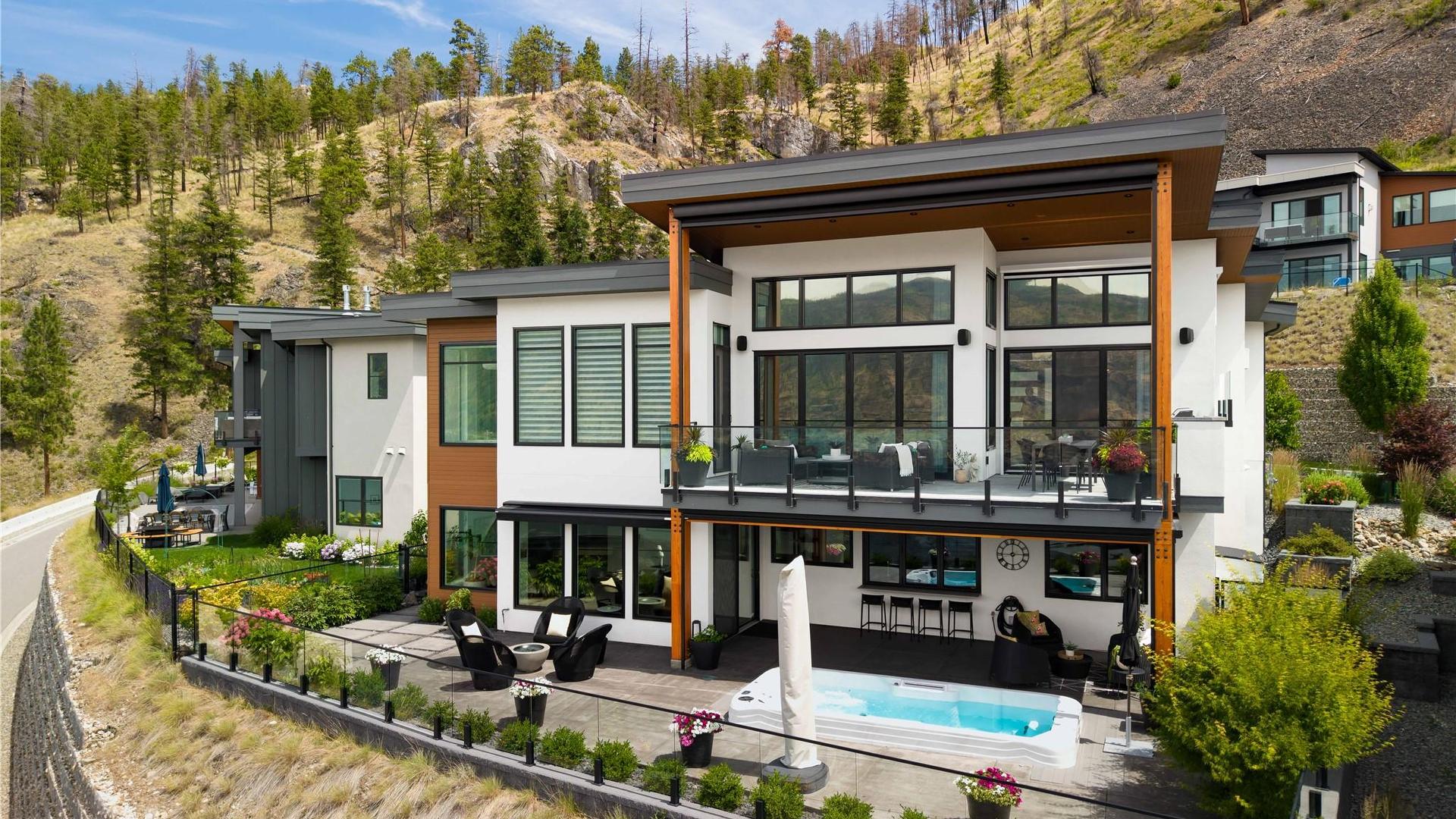 









602


Clifton

Court,
Kelowna,




BC
V1V 0B7

