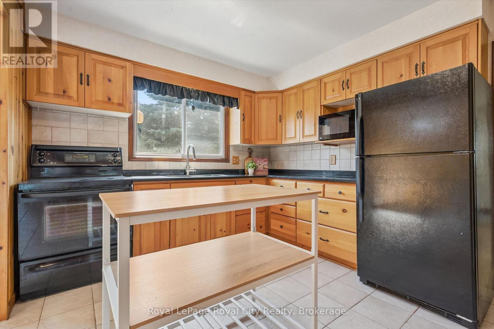 












85 SLEEMAN AVENUE

,
Guelph (Junction/Onward Willow),




Ontario
N1H6G5

