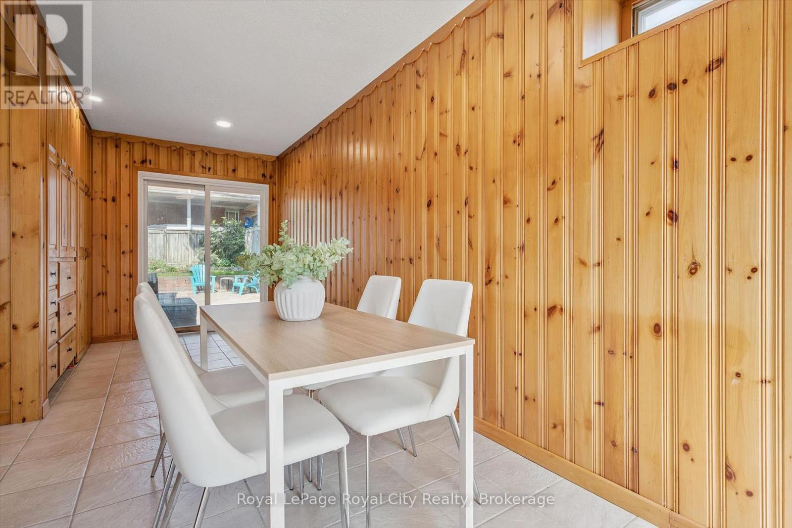 












85 SLEEMAN AVENUE

,
Guelph (Junction/Onward Willow),




Ontario
N1H6G5

