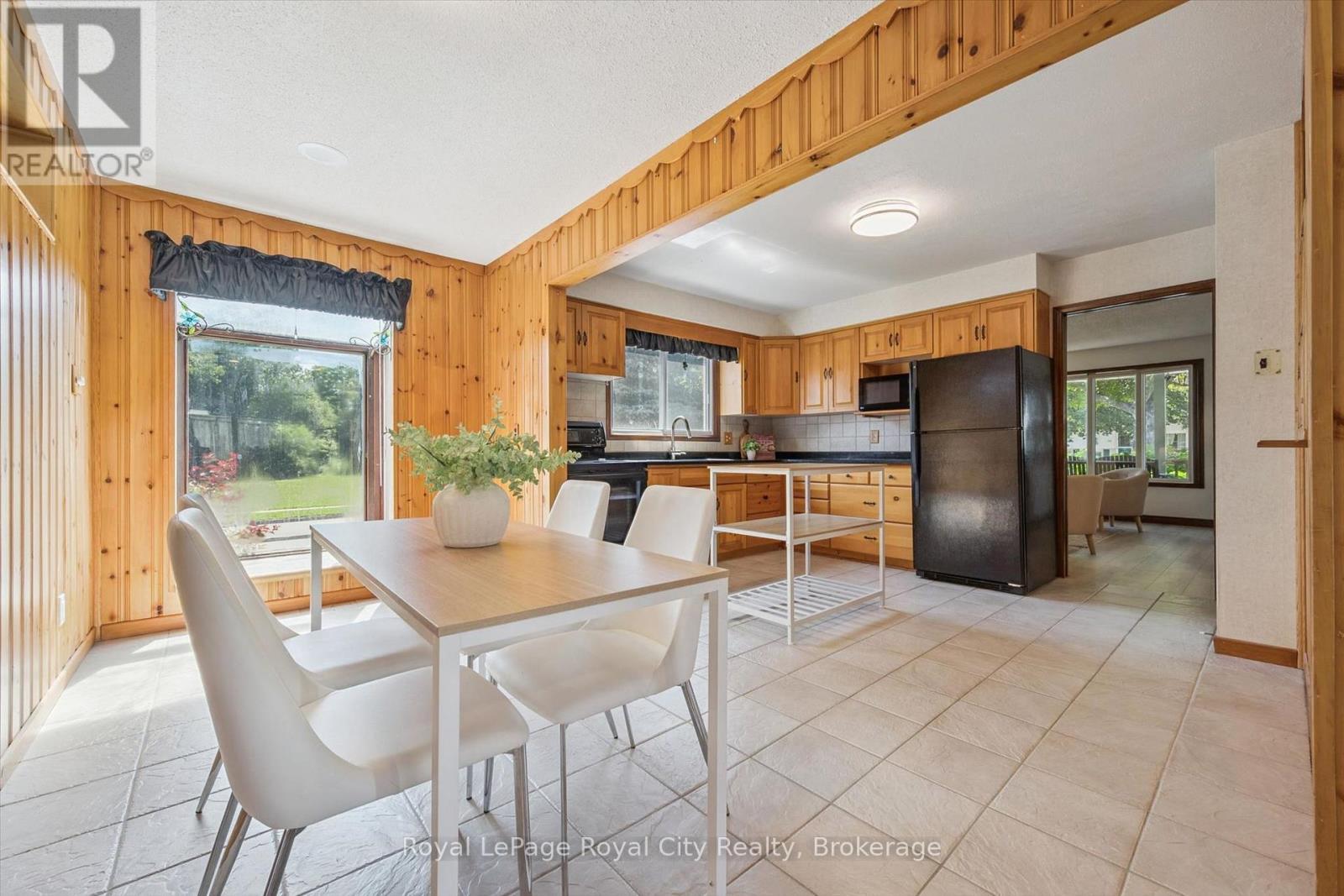 












85 SLEEMAN AVENUE

,
Guelph (Junction/Onward Willow),




Ontario
N1H6G5

