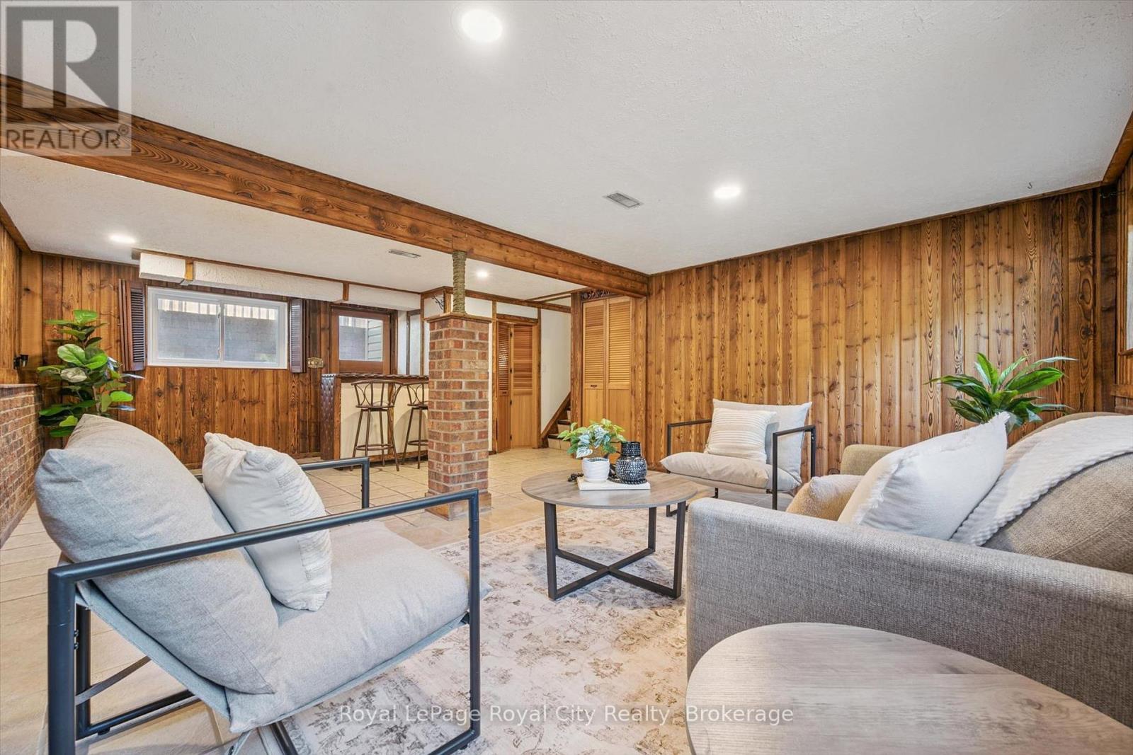 












85 SLEEMAN AVENUE

,
Guelph (Junction/Onward Willow),




Ontario
N1H6G5

