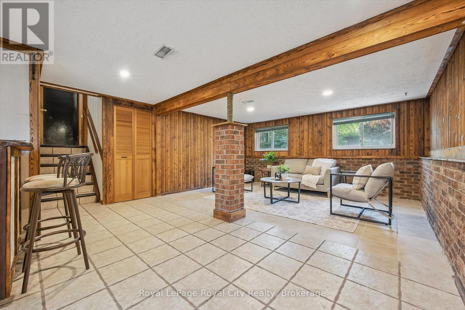 












85 SLEEMAN AVENUE

,
Guelph (Junction/Onward Willow),




Ontario
N1H6G5

