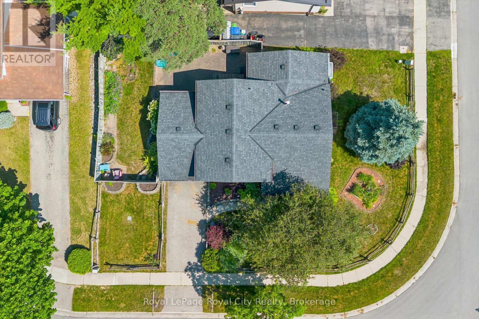 












85 SLEEMAN AVENUE

,
Guelph (Junction/Onward Willow),




Ontario
N1H6G5

