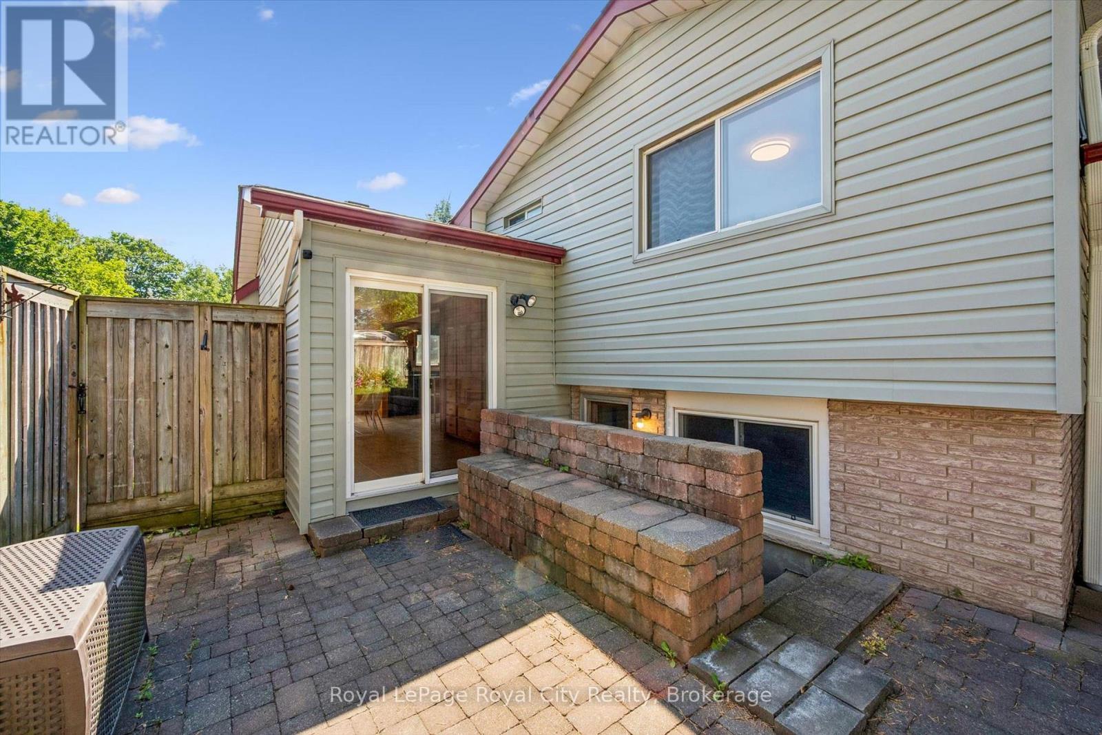 












85 SLEEMAN AVENUE

,
Guelph (Junction/Onward Willow),




Ontario
N1H6G5

