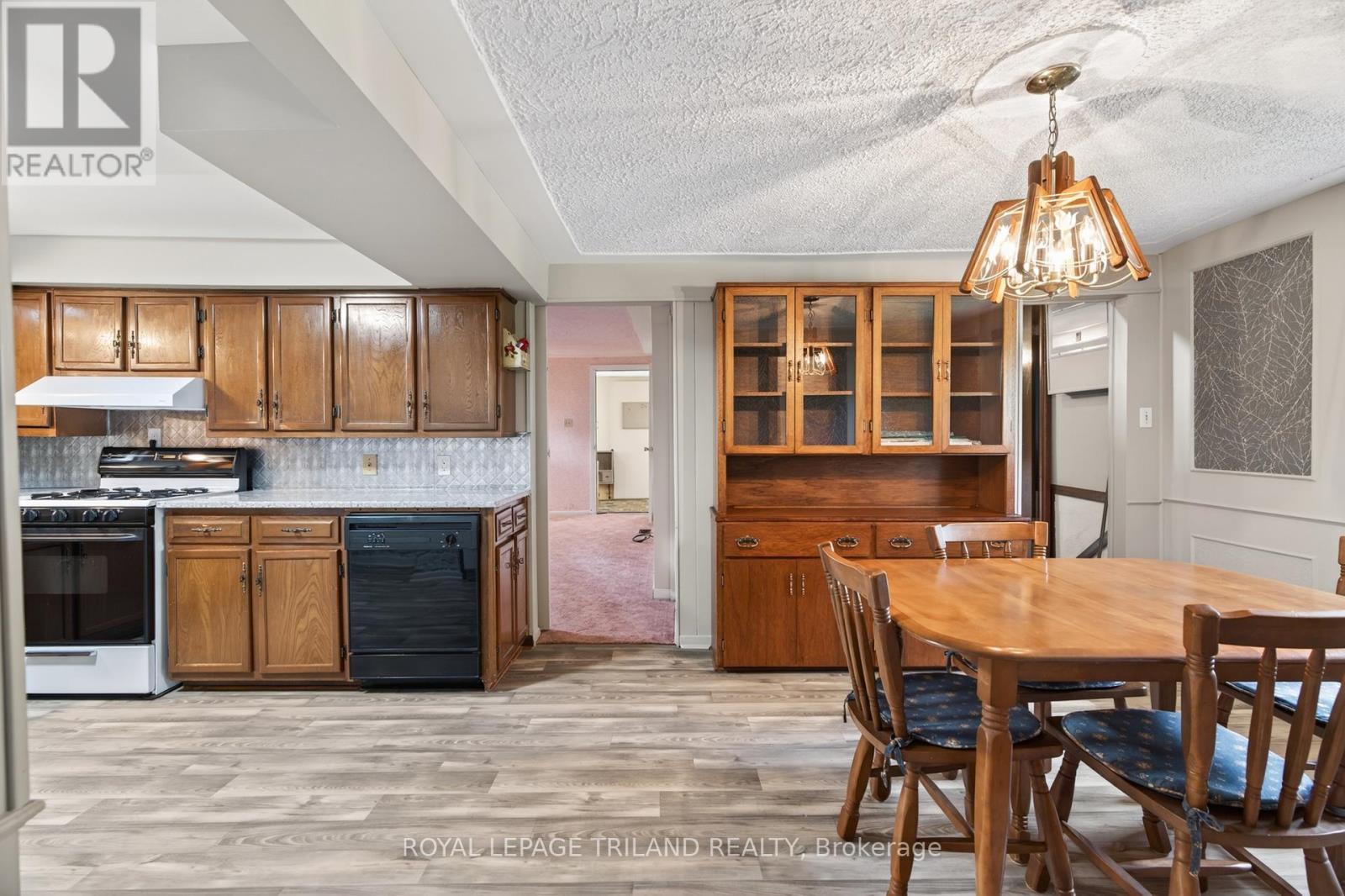 












64 WELLINGTON AVENUE

,
Southwest Middlesex (Appin),




Ontario
N0L1A0

