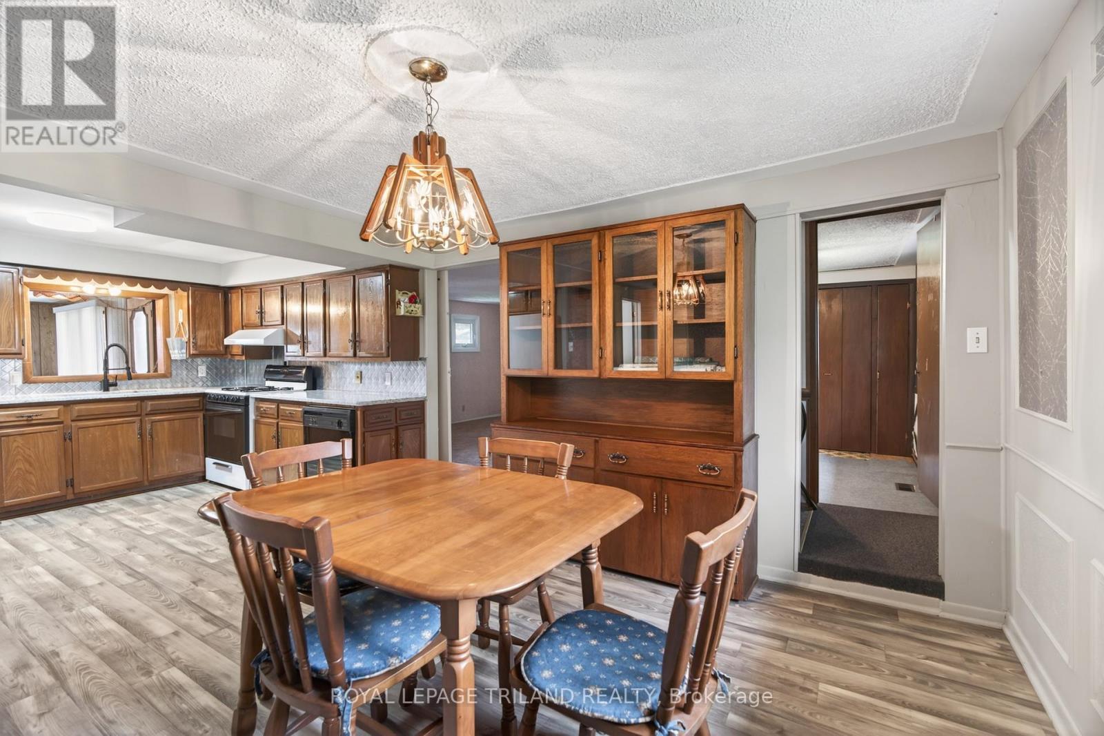 












64 WELLINGTON AVENUE

,
Southwest Middlesex (Appin),




Ontario
N0L1A0


