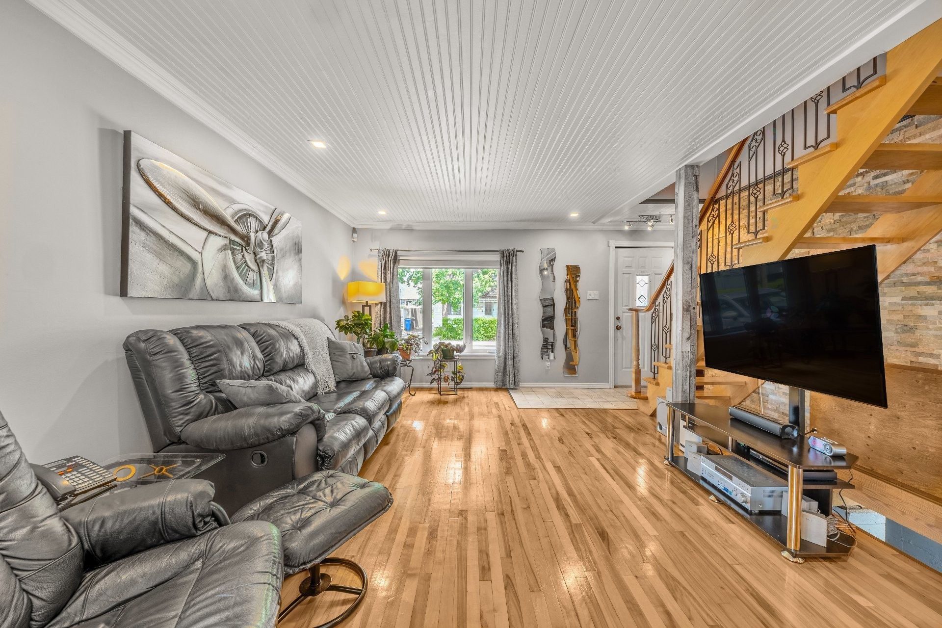 









328


Av. des Vétérans

,
Montréal-Est,




QC
H1B5B7

