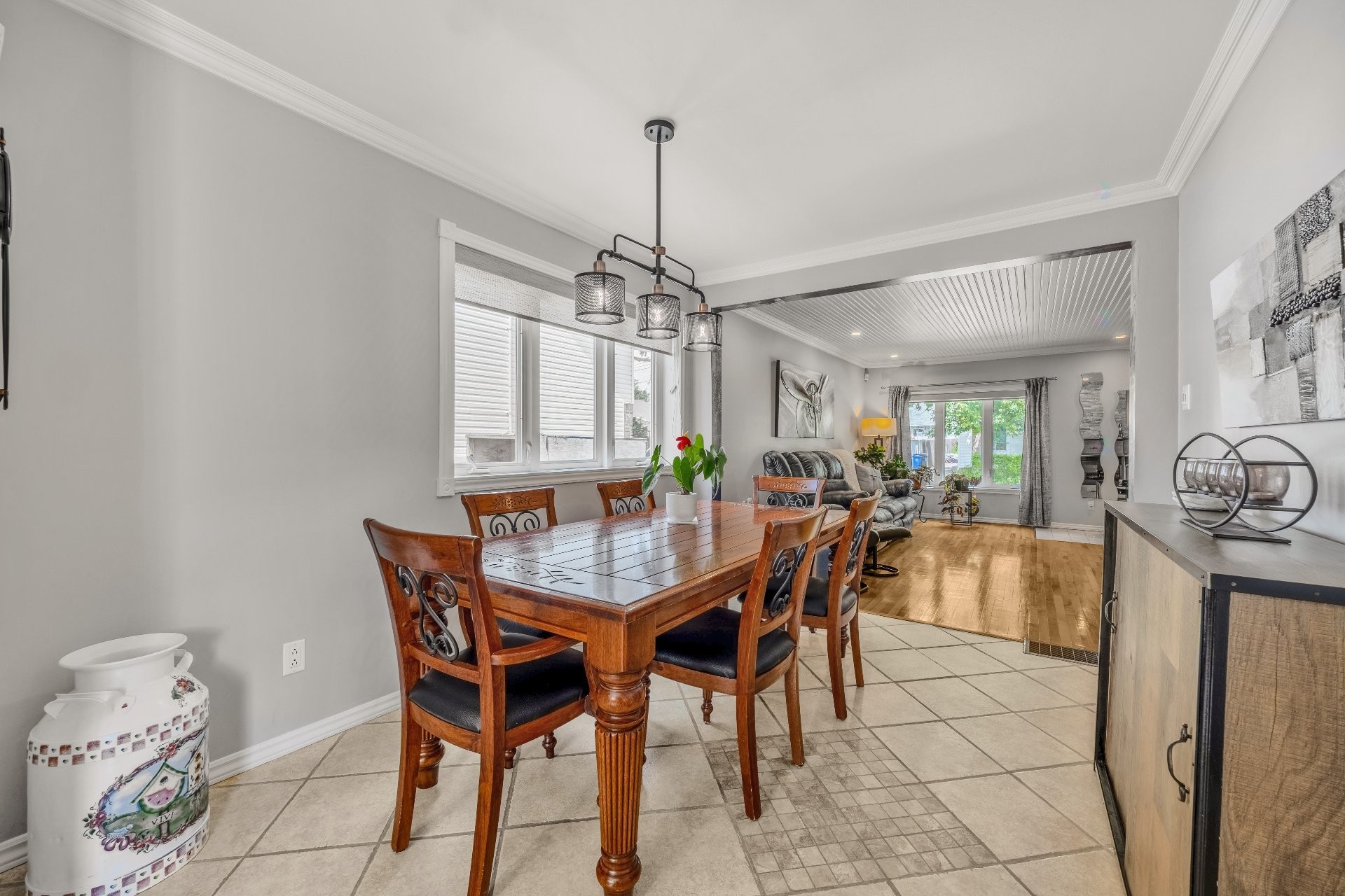 









328


Av. des Vétérans

,
Montréal-Est,




QC
H1B5B7

