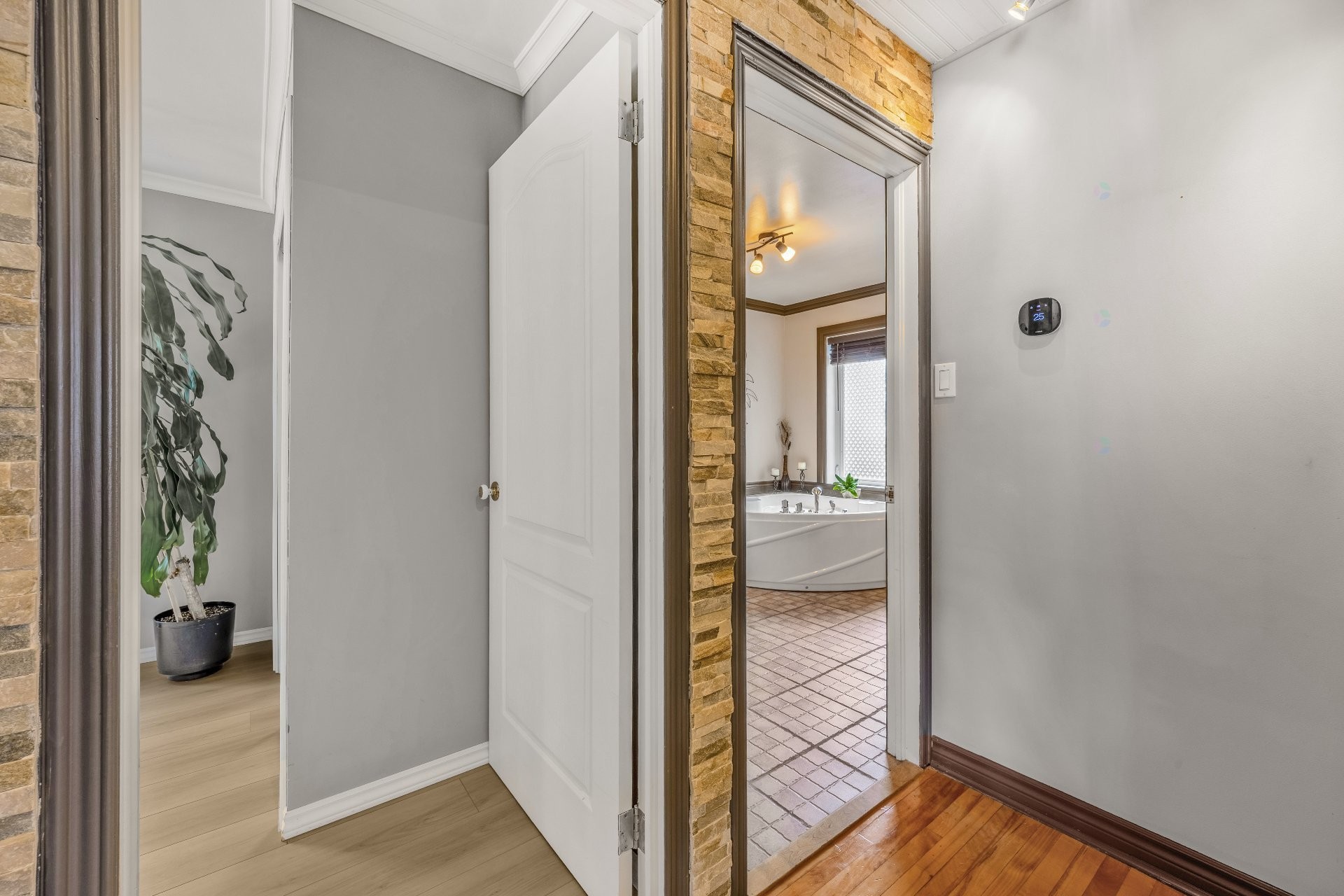 









328


Av. des Vétérans

,
Montréal-Est,




QC
H1B5B7

