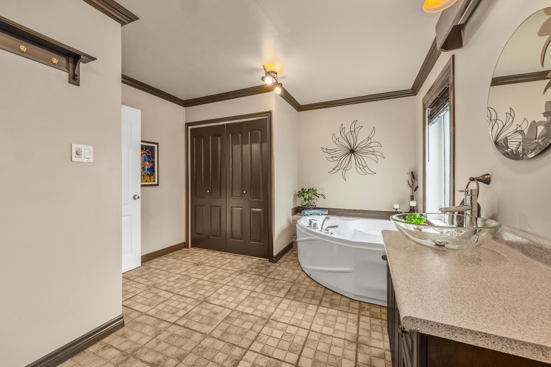









328


Av. des Vétérans

,
Montréal-Est,




QC
H1B5B7

