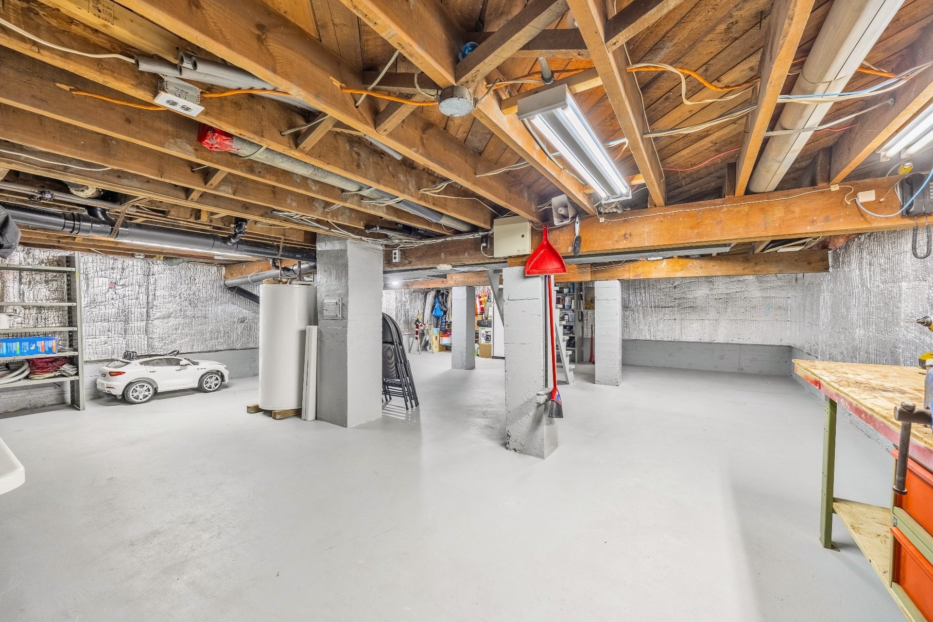 









328


Av. des Vétérans

,
Montréal-Est,




QC
H1B5B7

